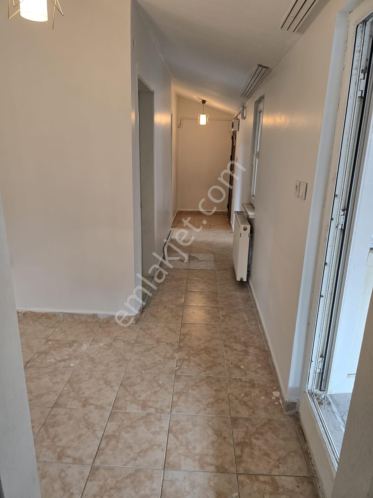 Şemsipaşa 51. Sokakta Çatıkatı 2+1 Kiralık Daire - Görsel 13