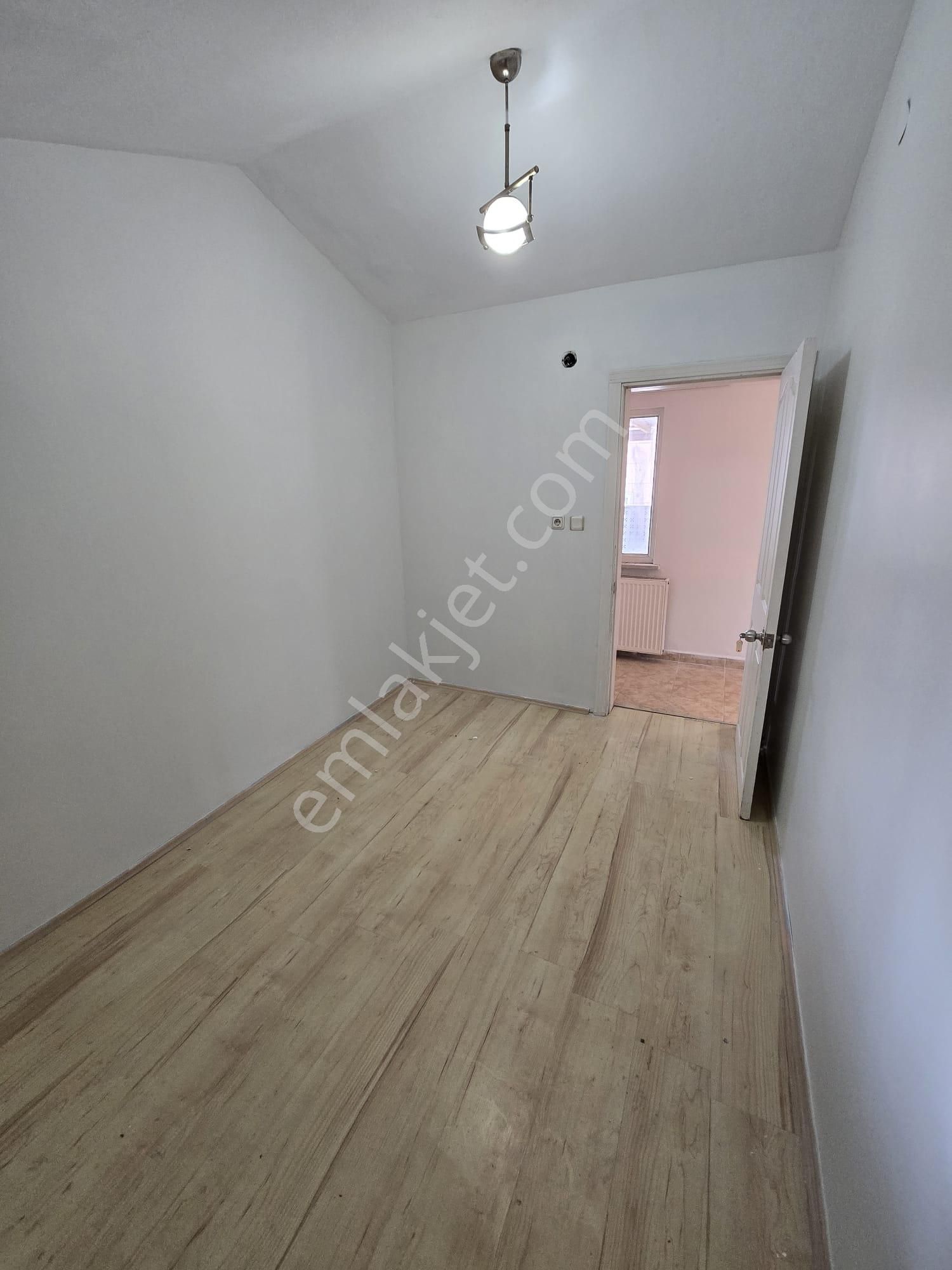 Şemsipaşa 51. Sokakta Çatıkatı 2+1 Kiralık Daire - Görsel 7