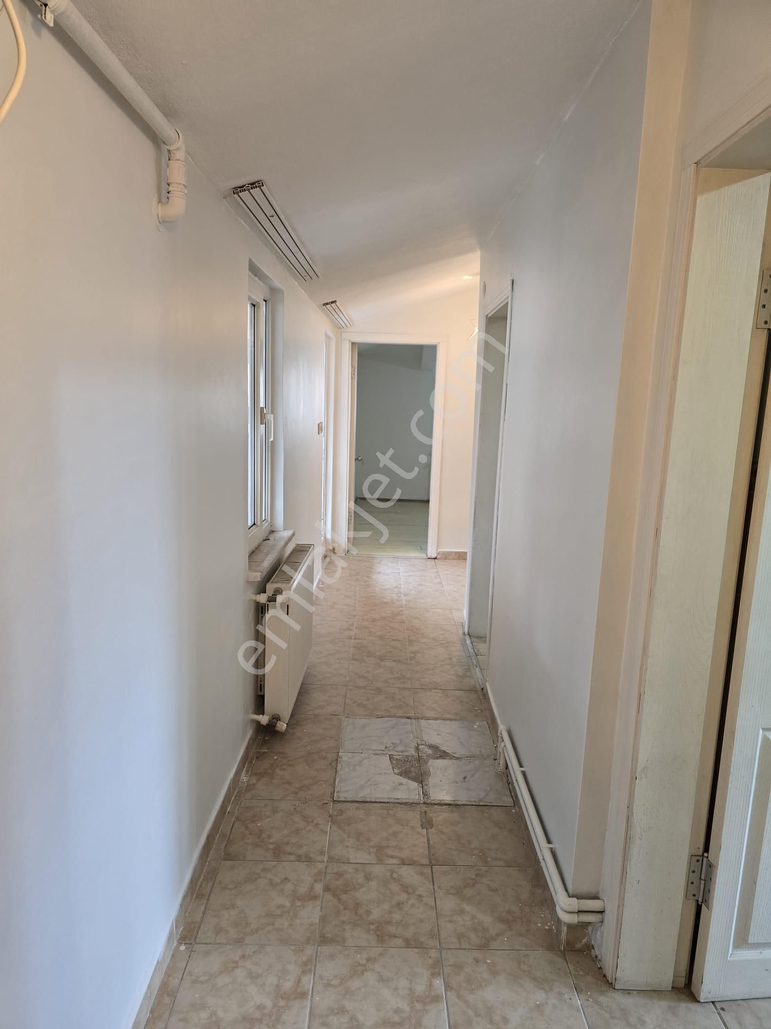 Şemsipaşa 51. Sokakta Çatıkatı 2+1 Kiralık Daire - Görsel 6