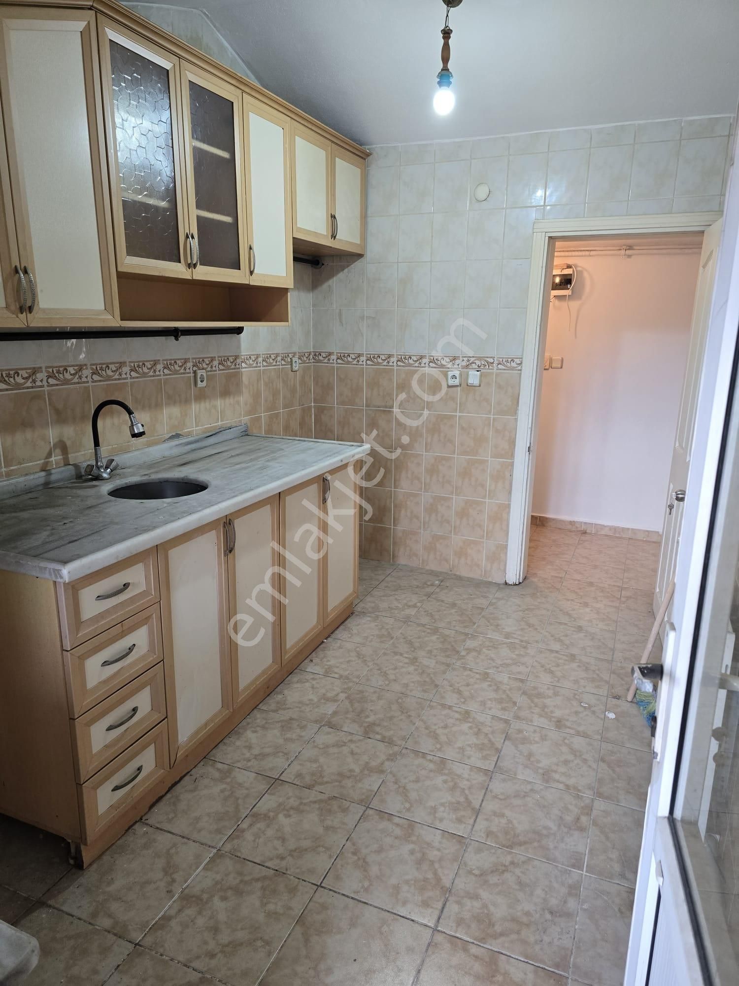 Şemsipaşa 51. Sokakta Çatıkatı 2+1 Kiralık Daire - Görsel 10