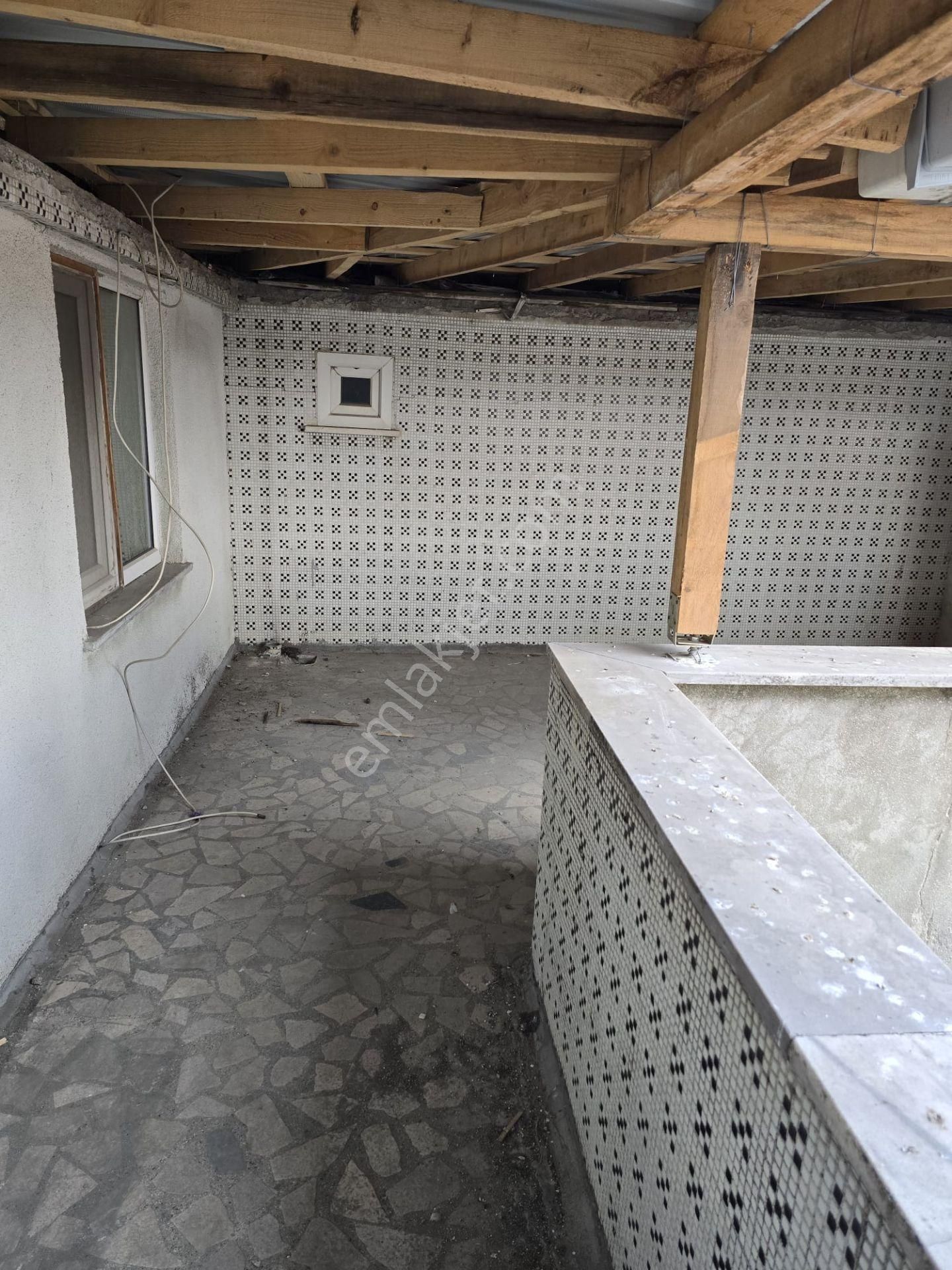 Şemsipaşa 51. Sokakta Çatıkatı 2+1 Kiralık Daire - Görsel 12
