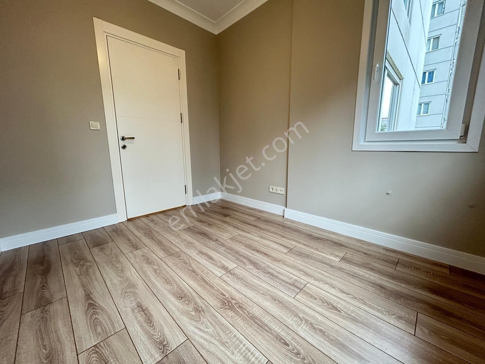 Erenköy'de Balkonlu Ebv.banylu 7/24 Güvenlikli Site De 3+1 130m2 - Görsel 15