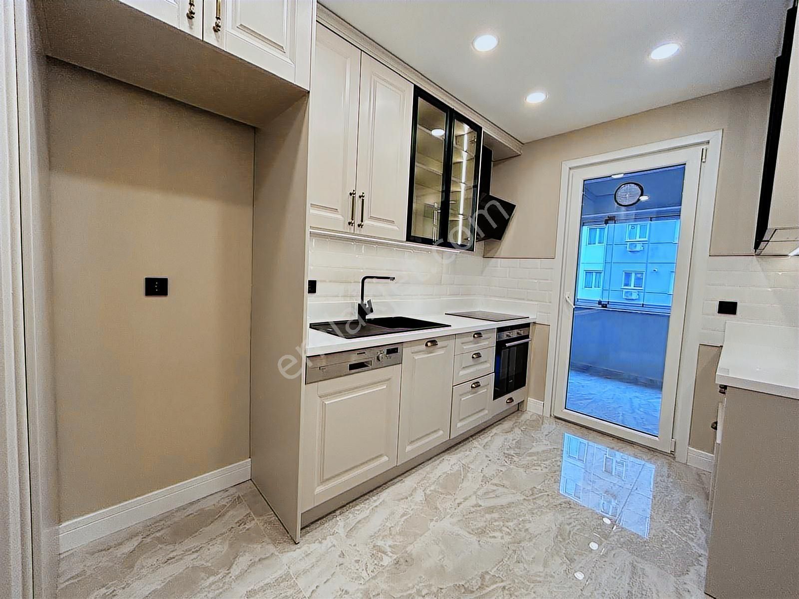 Erenköy'de Balkonlu Ebv.banylu 7/24 Güvenlikli Site De 3+1 130m2 - Görsel 8