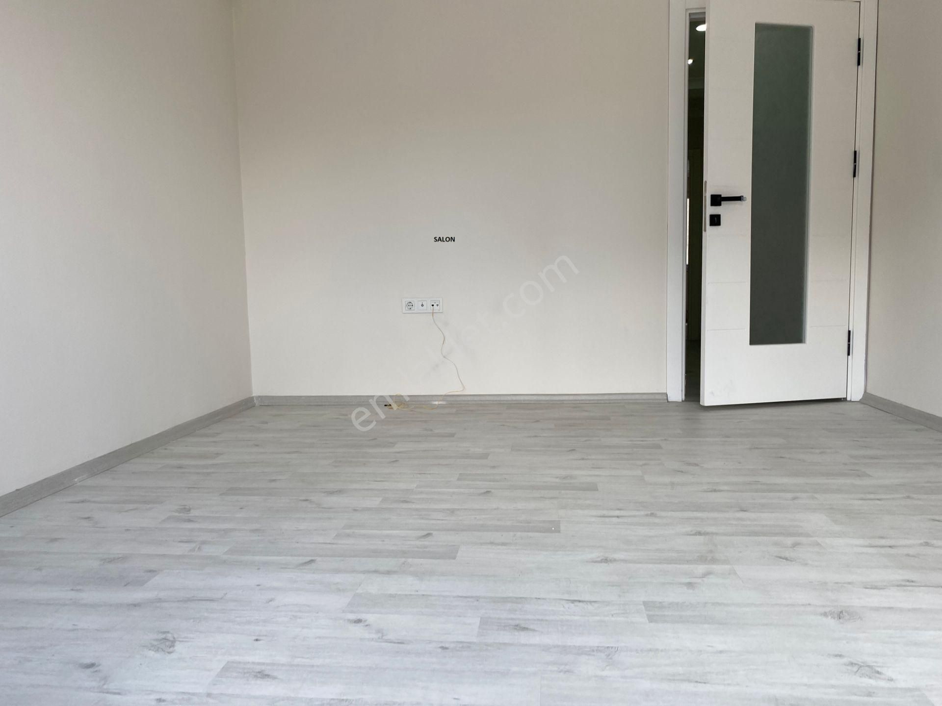 Avrupa Emlak Tan Esenler Fatih Mah 75m² 2+1 2.kat,5 Yıllık,üçyüzlü Metroya 5-10 Dk(kamu Çalışanı) - Görsel 2