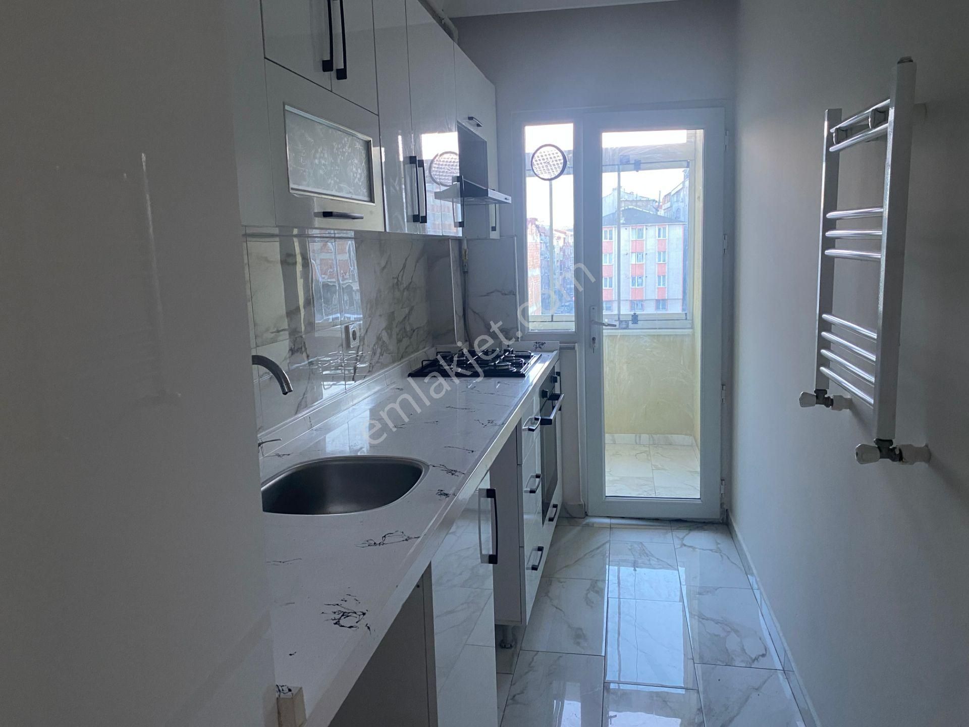 Avrupa Emlak Tan Esenler Fatih Mah 75m² 2+1 2.kat,5 Yıllık,üçyüzlü Metroya 5-10 Dk(kamu Çalışanı) - Görsel 4