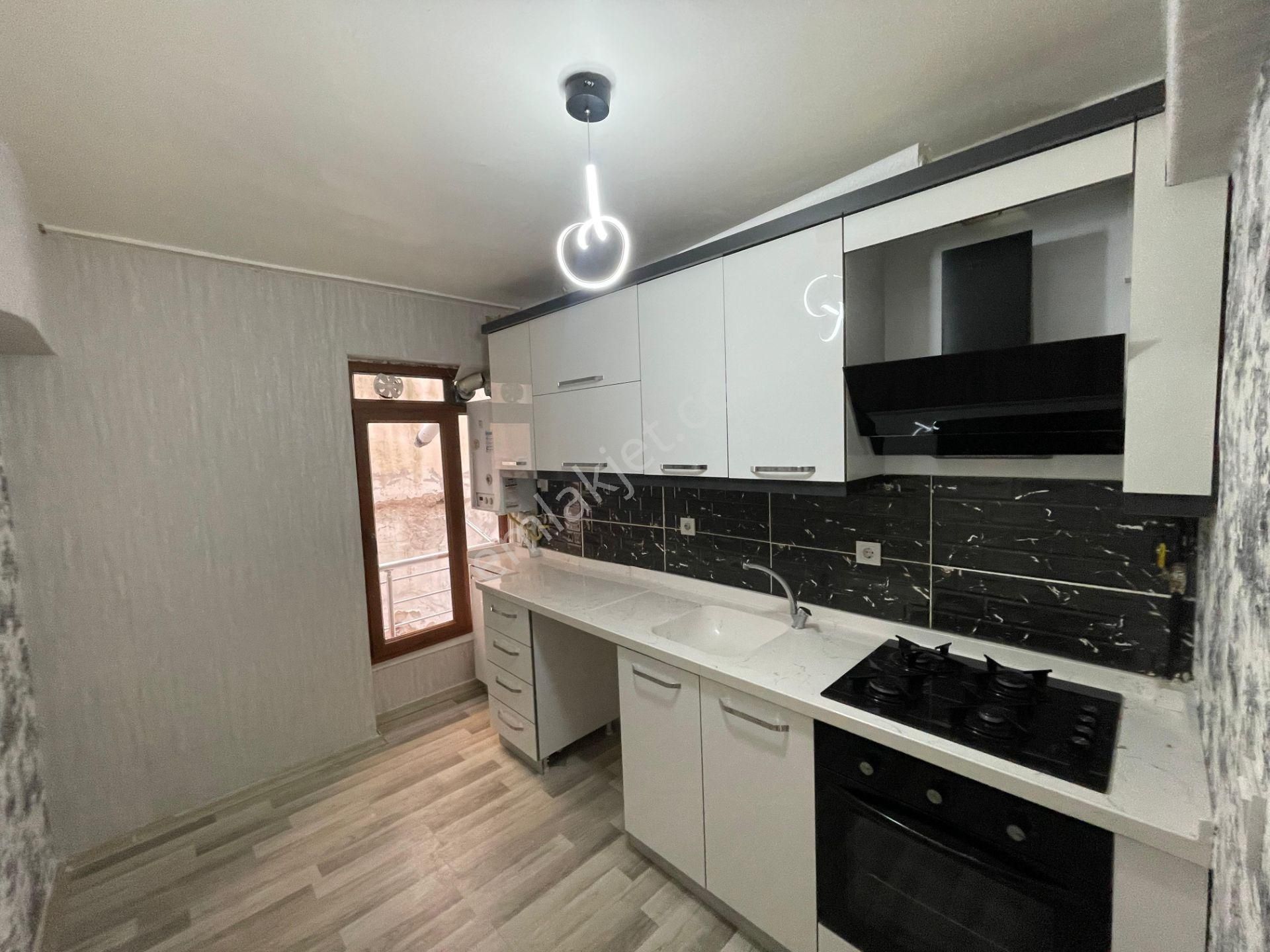 Baruthane Sokak Cadde Yakını Katta Yapılı Asansörlü Fırsat !!! - Görsel 3