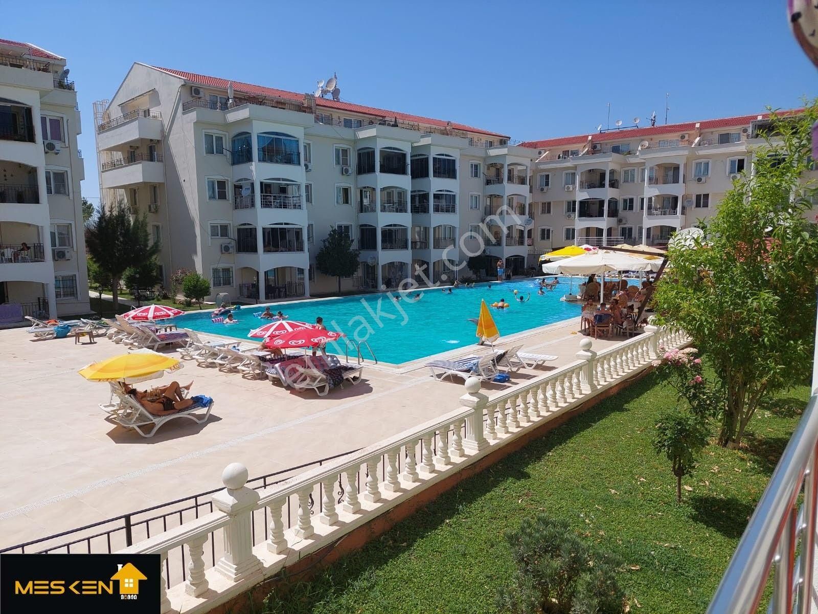 Didim Efeler'de Plajlara Yakın,24 Saat Güvenlikli Sitede 3+1 Daire