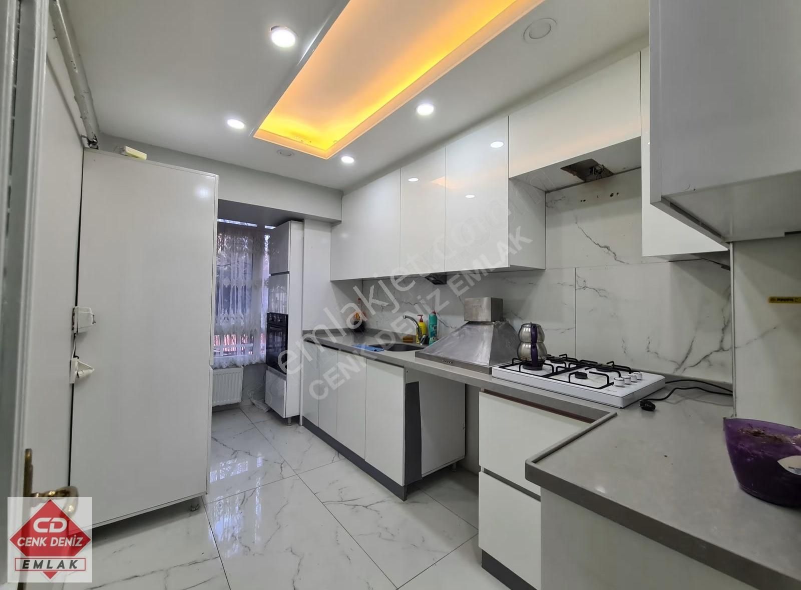 Özlem Cad. & Selim Cad. Arasında Yapılı Kat Konumlu Kiralık 3+1