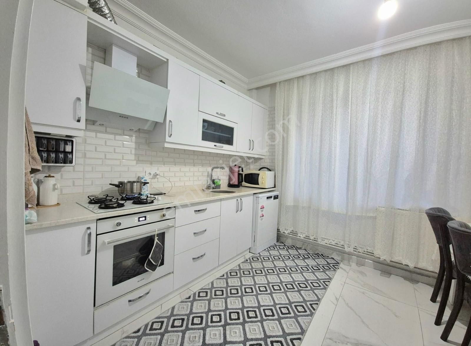 Dutlubahçede Merkezi Konumda 3+1 | 140 M² | Bakımlı Fırsat Dair - Görsel 22