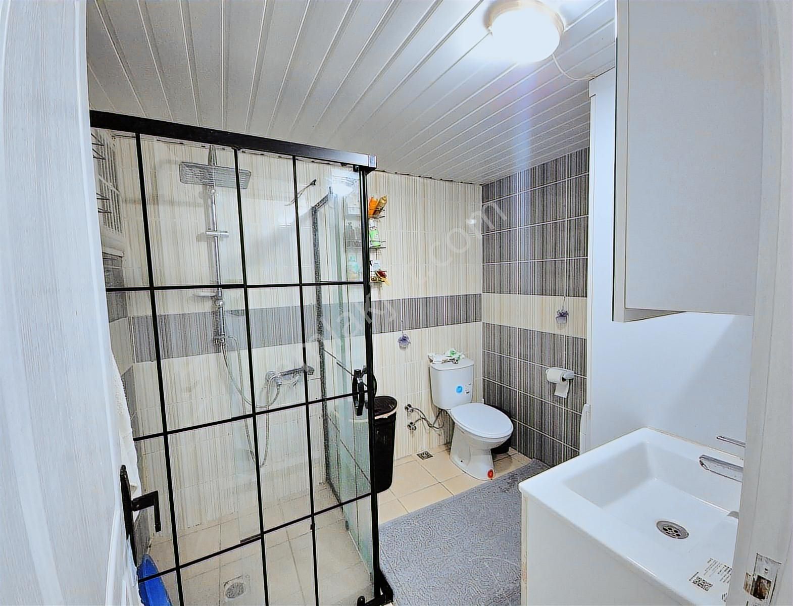 Dutlubahçede Merkezi Konumda 3+1 | 140 M² | Bakımlı Fırsat Dair - Görsel 25