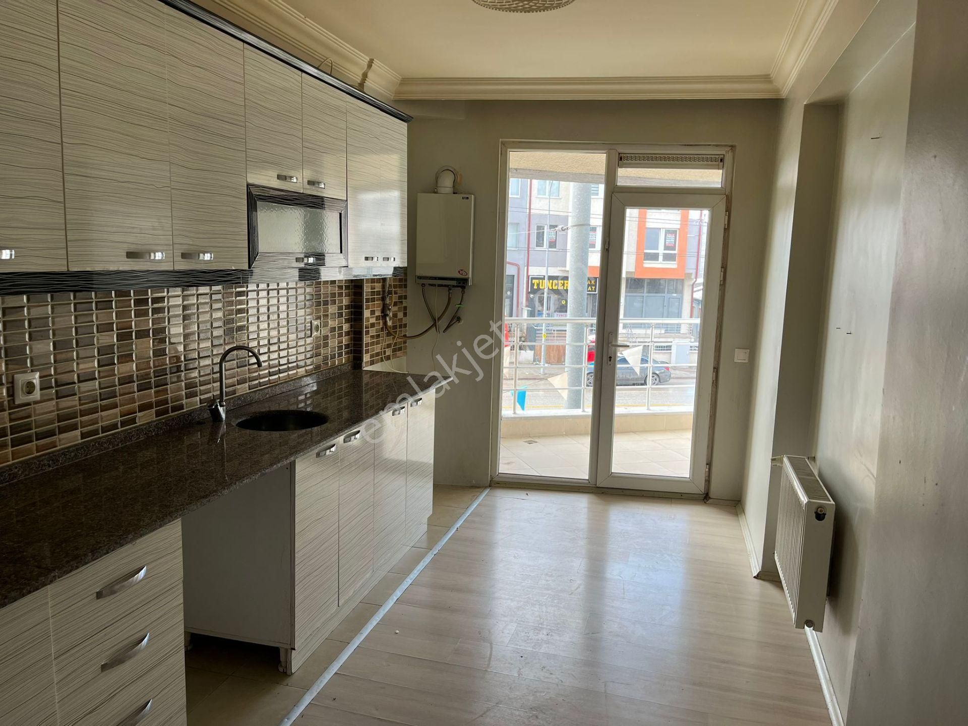 Century 21 Vizyondan Çamlıca Mahallesinde Satılık 3+1 Daire - Görsel 9