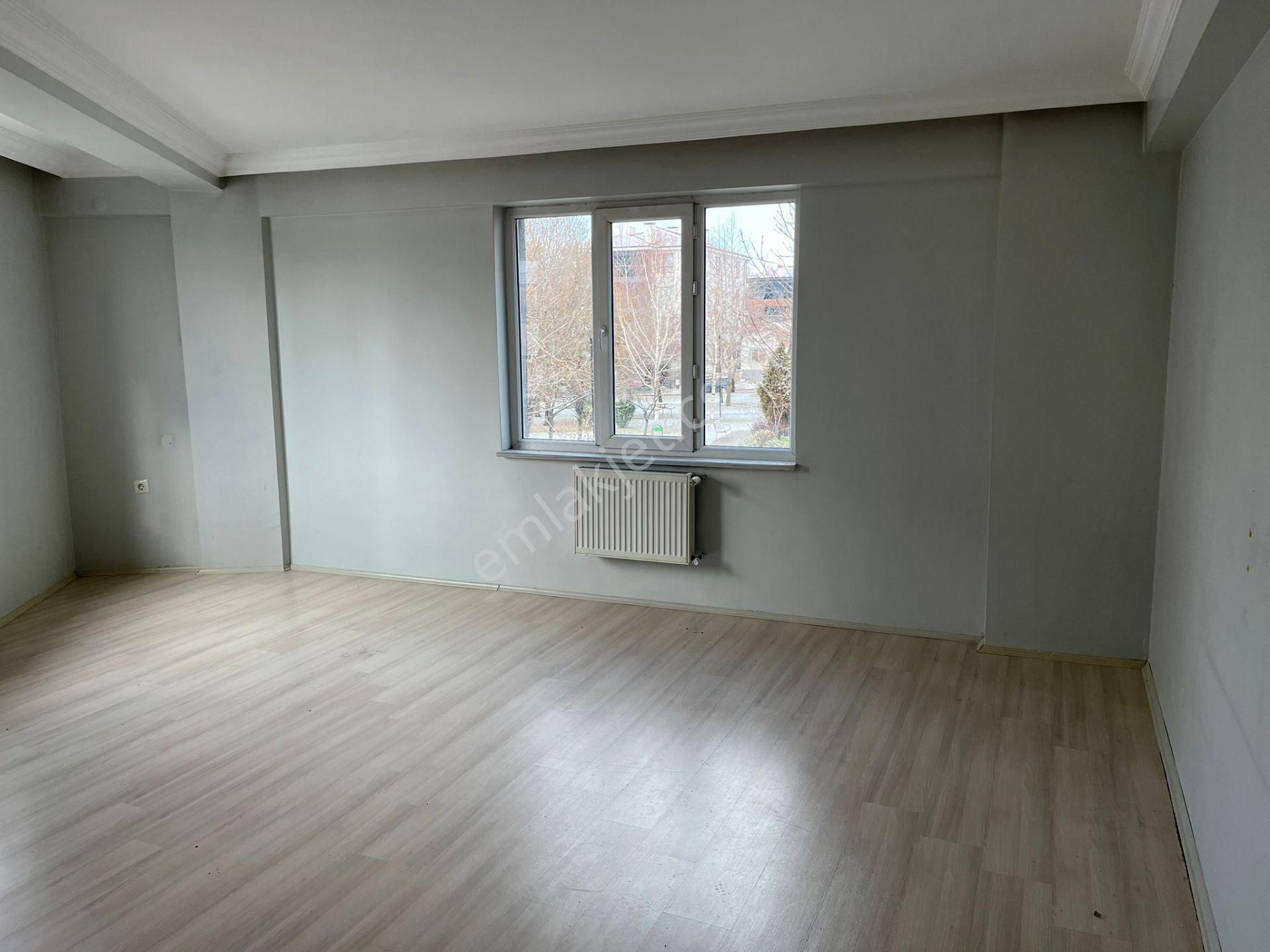 Century 21 Vizyondan Çamlıca Mahallesinde Satılık 3+1 Daire - Görsel 2