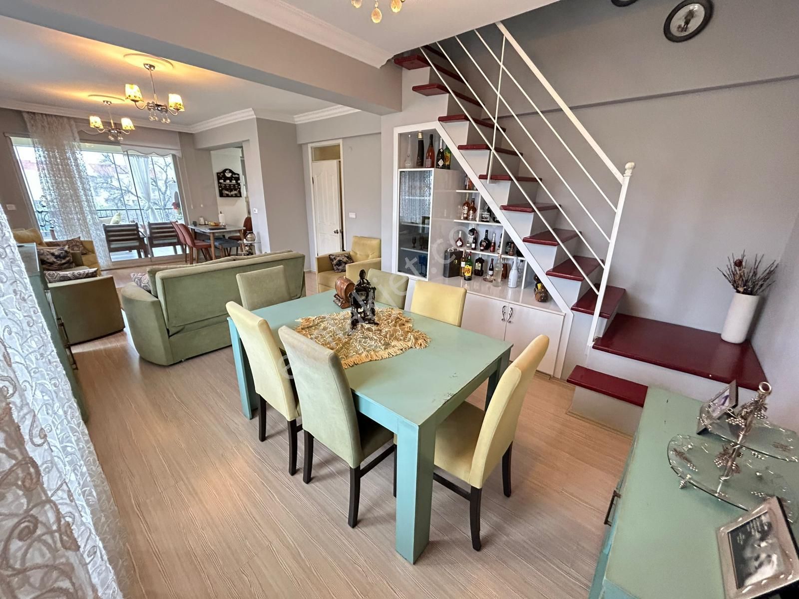 Goldhouse Dan Satılık Tuzla Mahallesinde 240 M2 5+1 Daire