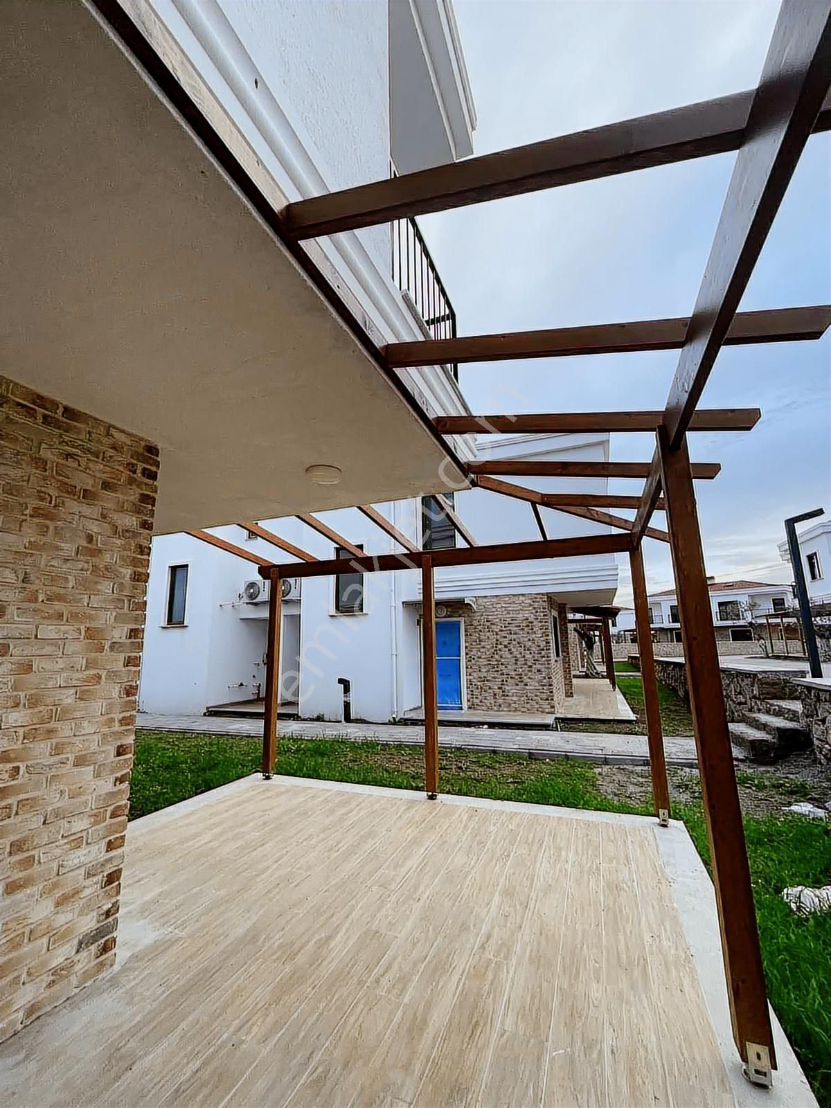 Modern Mimariyle Köşe Konforu 3+1 Havuzlu Villa - Görsel 14