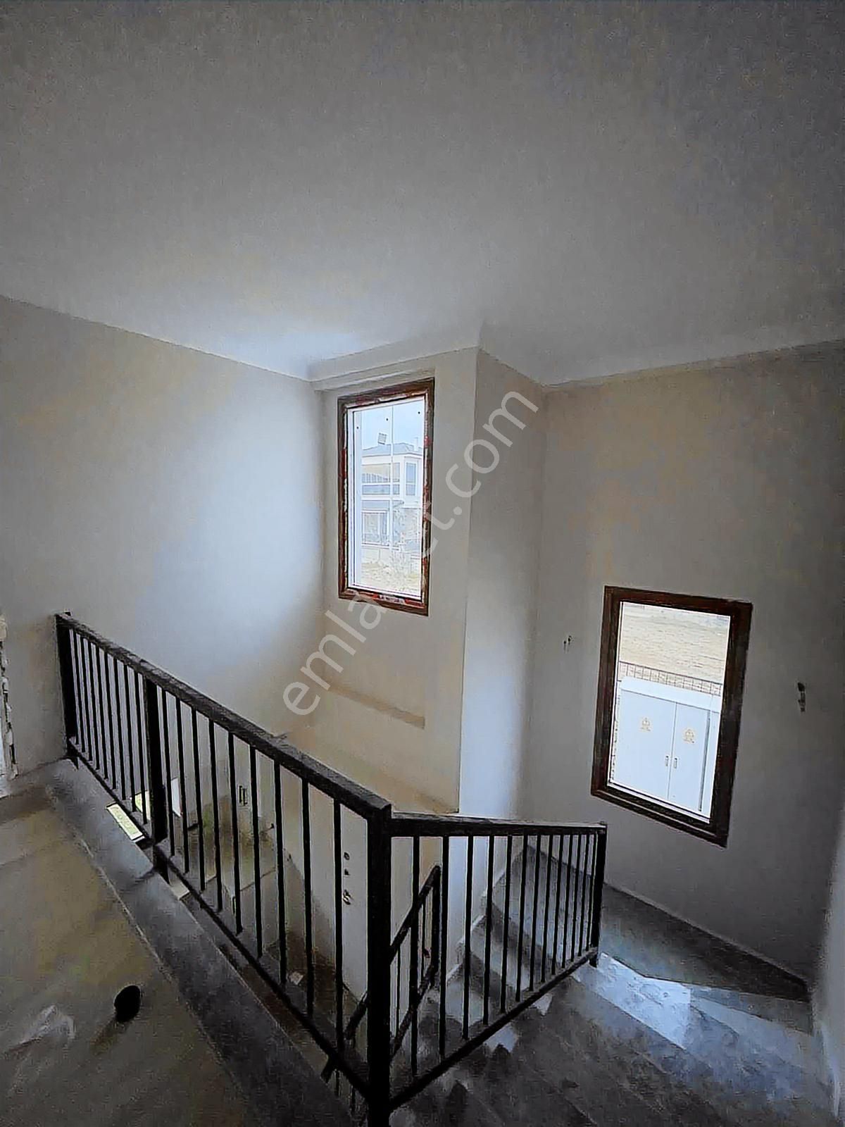 Modern Mimariyle Köşe Konforu 3+1 Havuzlu Villa - Görsel 9