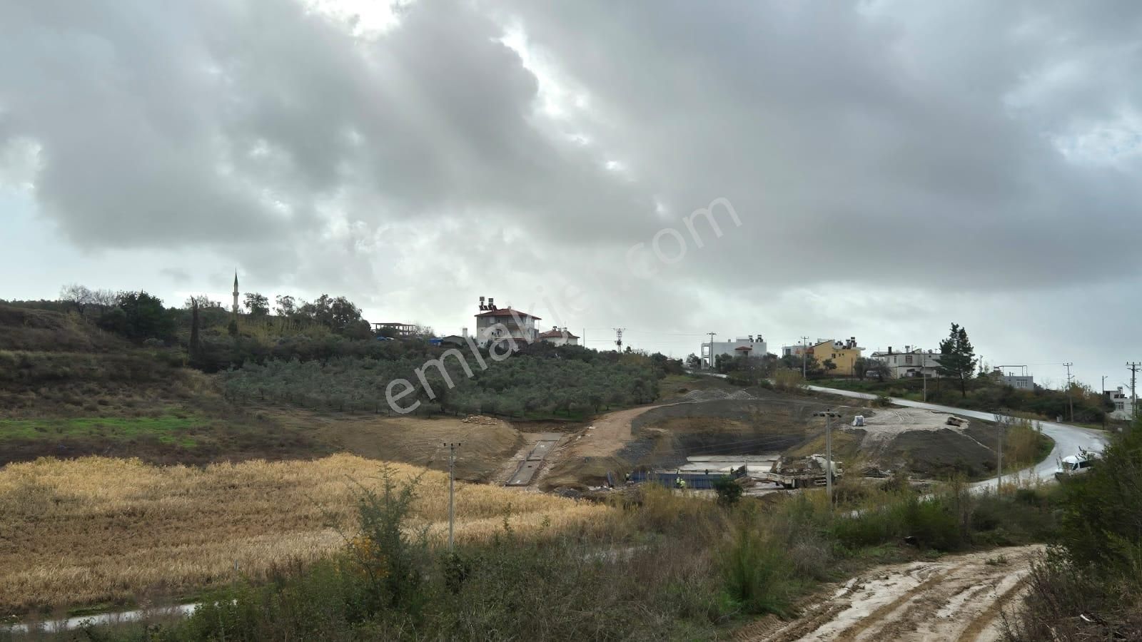 Manavgat Merkeze 8 Km Acil Satılık 33 Dönüm Tarla - Görsel 4