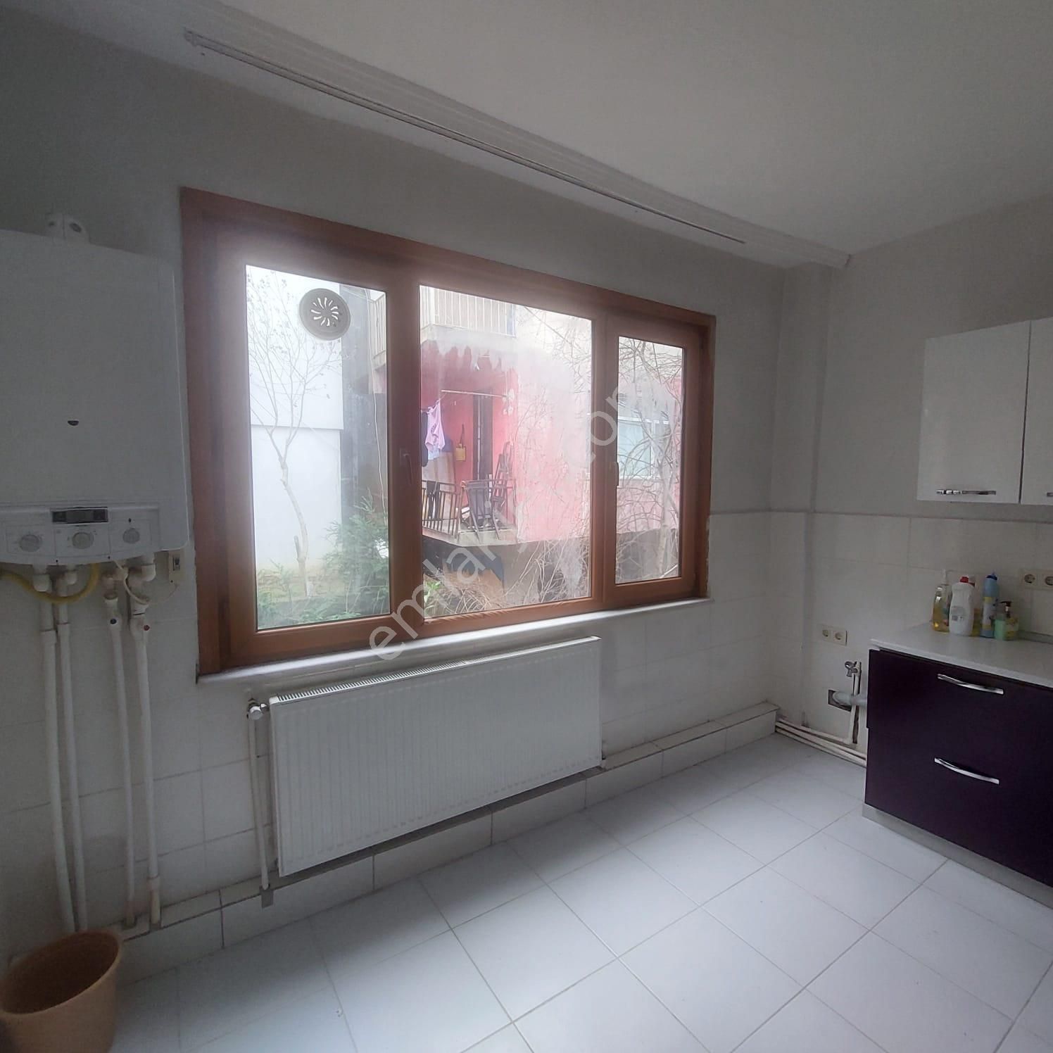 Tarabya'da Metroya Yakın Elit Bölgede Doğa İçinde 2+1 Kiralık Daire - Görsel 25