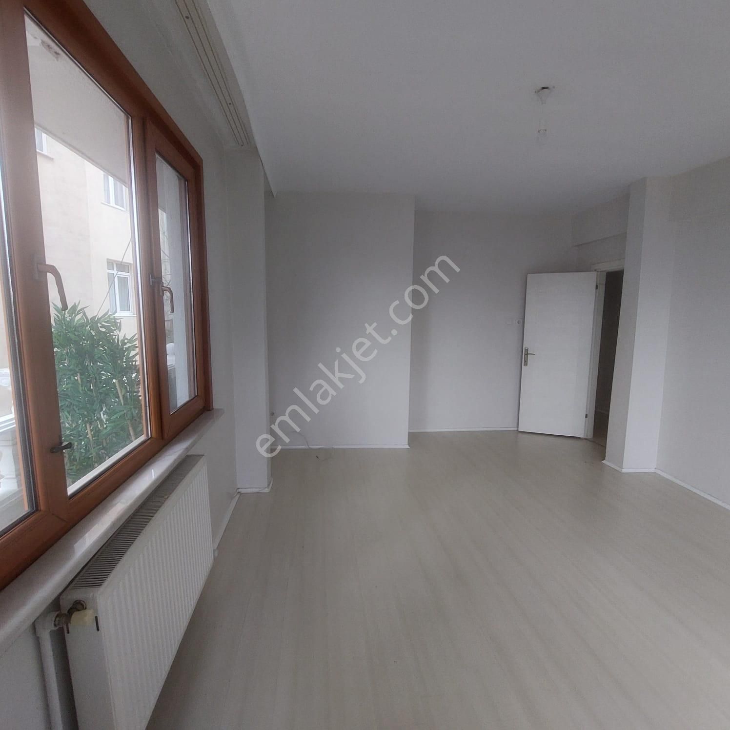 Tarabya'da Metroya Yakın Elit Bölgede Doğa İçinde 2+1 Kiralık Daire - Görsel 29