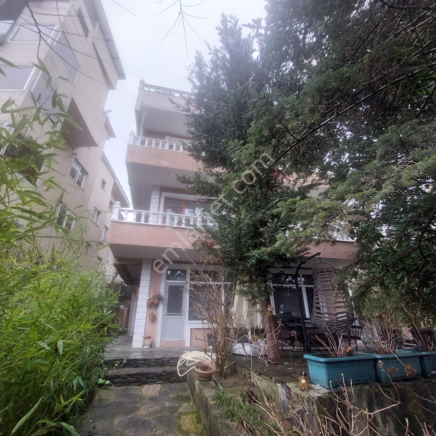 Tarabya'da Metroya Yakın Elit Bölgede Doğa İçinde 2+1 Kiralık Daire