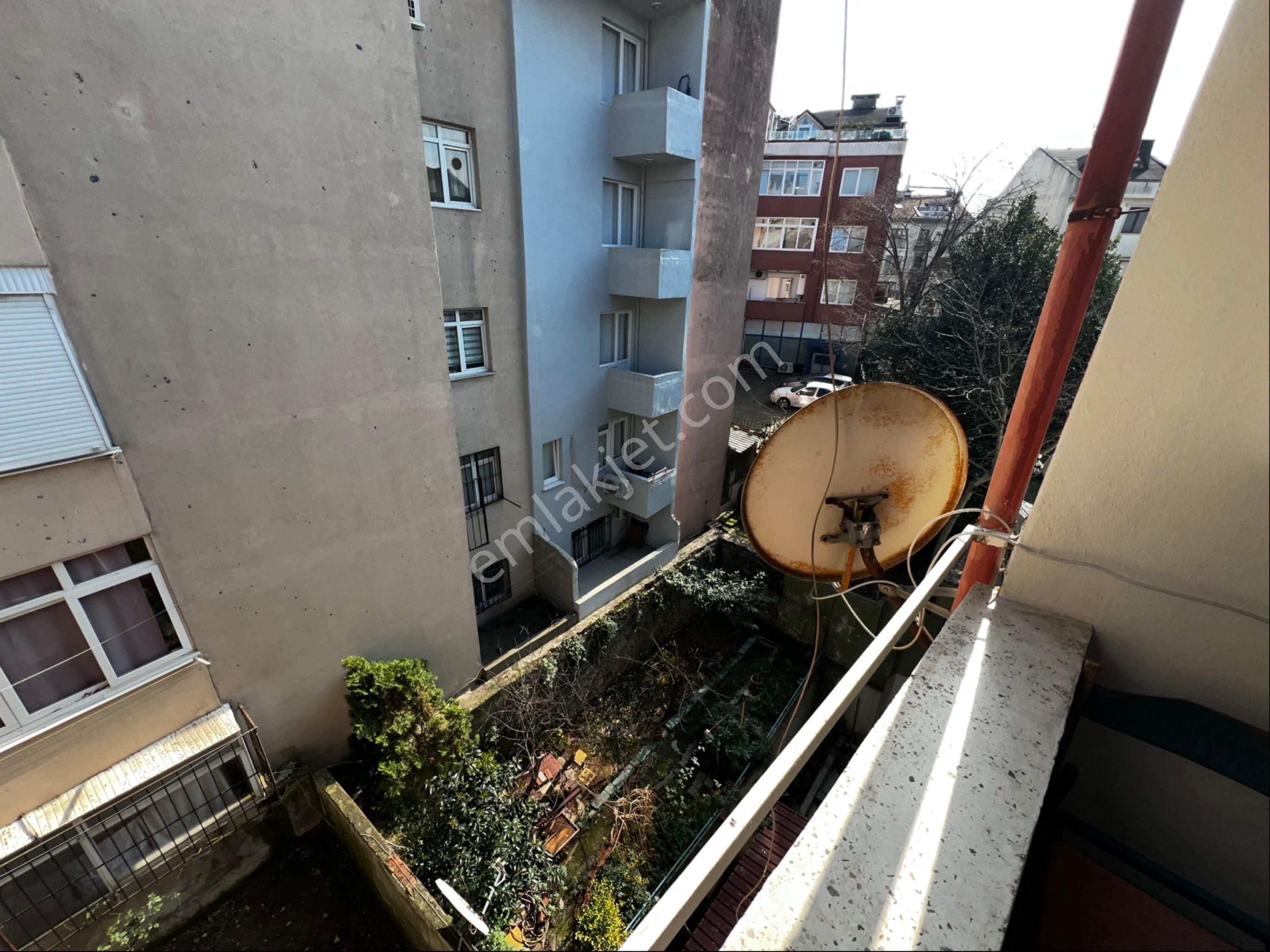 Naz Emlaktan Çevik Kuvvet Karşısında Gazi Caddesi Yanında Geniş 1+1 Kiralık Daire - Görsel 13