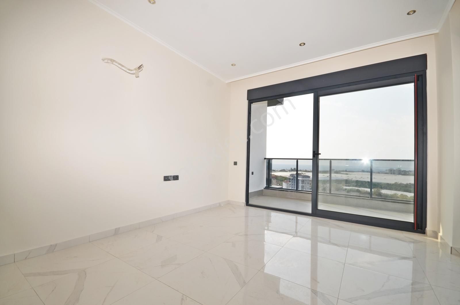 Alanya Demirtaş'da Satılık 1+1 Deniz Ve Havuz Manzaralı Dairemiz - Görsel 3