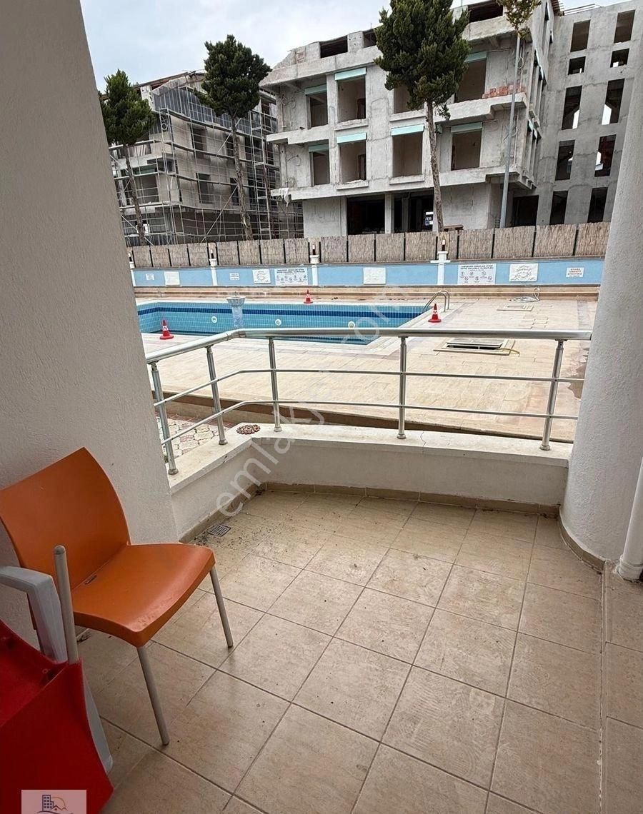 Didim Efeler Mahallesinde Havuzlu Site İçinde Yüksek Giriş 1+1 Eşyalı Daire - Görsel 11