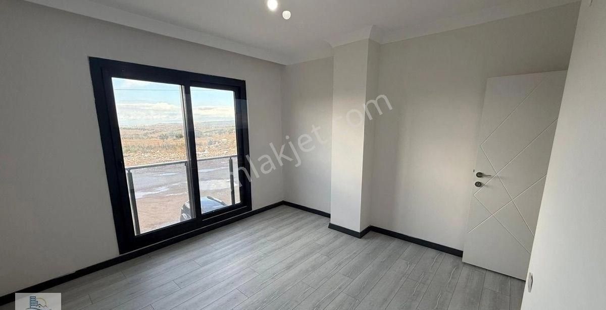 Hisar Mahallesinde Panaromik Deniz Manzaralı Asansörlü 2+1 Daire - Görsel 14