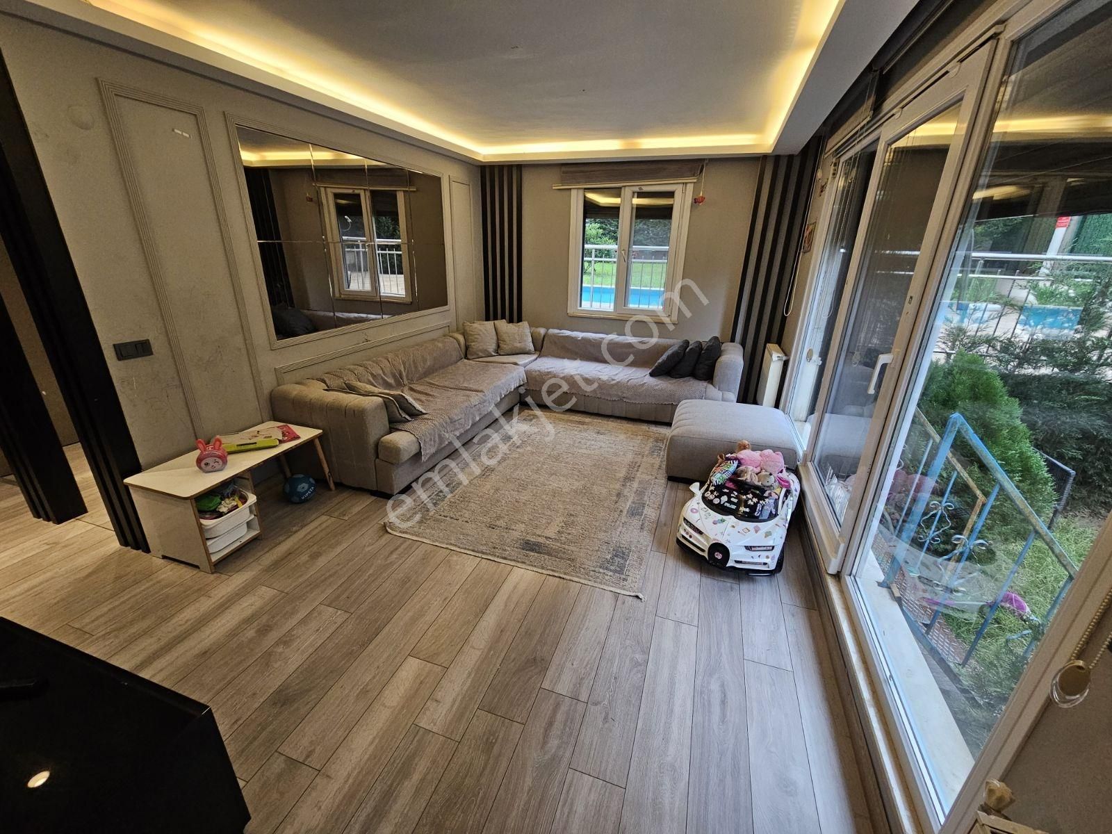Şerifali'de Butik Sit. İçinde Havuzlu Bahçe Kullanımlı 4+1 - Görsel 21