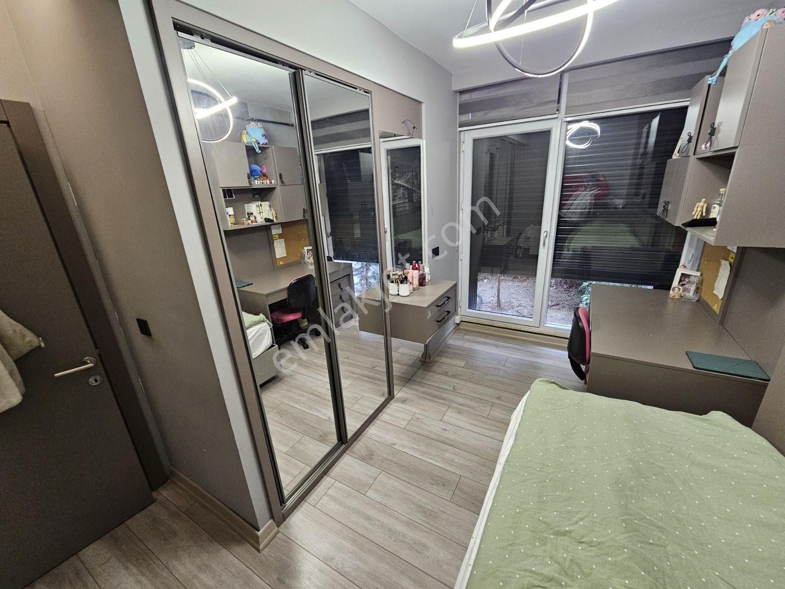 Şerifali'de Butik Sit. İçinde Havuzlu Bahçe Kullanımlı 4+1 - Görsel 19