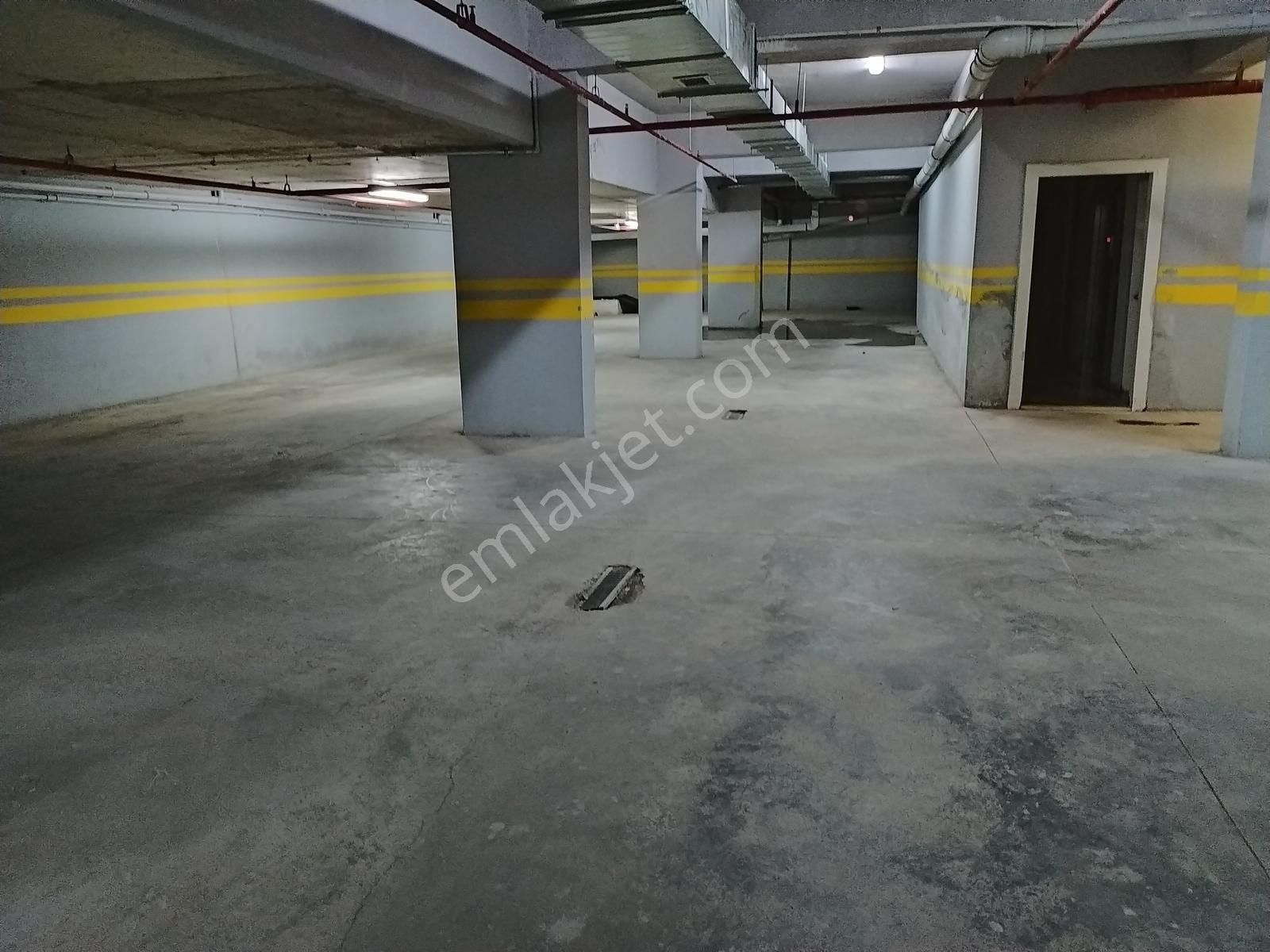 Şerifali'de Butik Sit. İçinde Havuzlu Bahçe Kullanımlı 4+1 - Görsel 12
