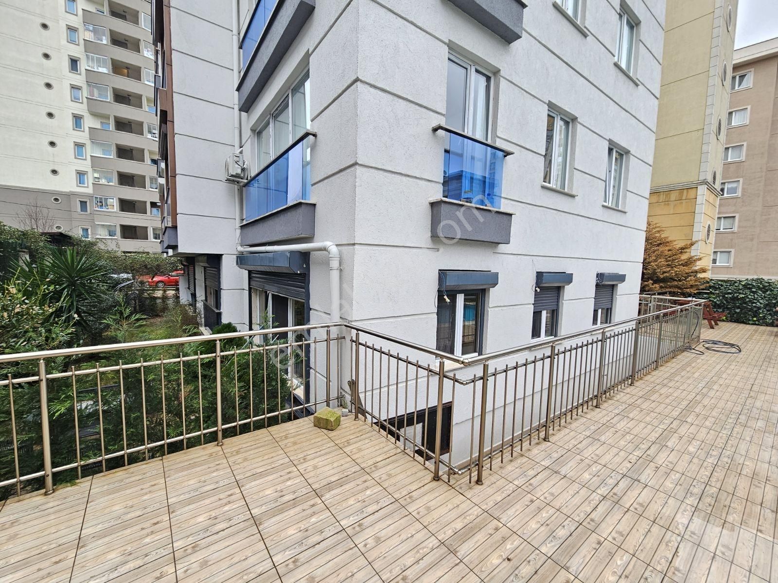 Şerifali'de Butik Sit. İçinde Havuzlu Bahçe Kullanımlı 4+1 - Görsel 9