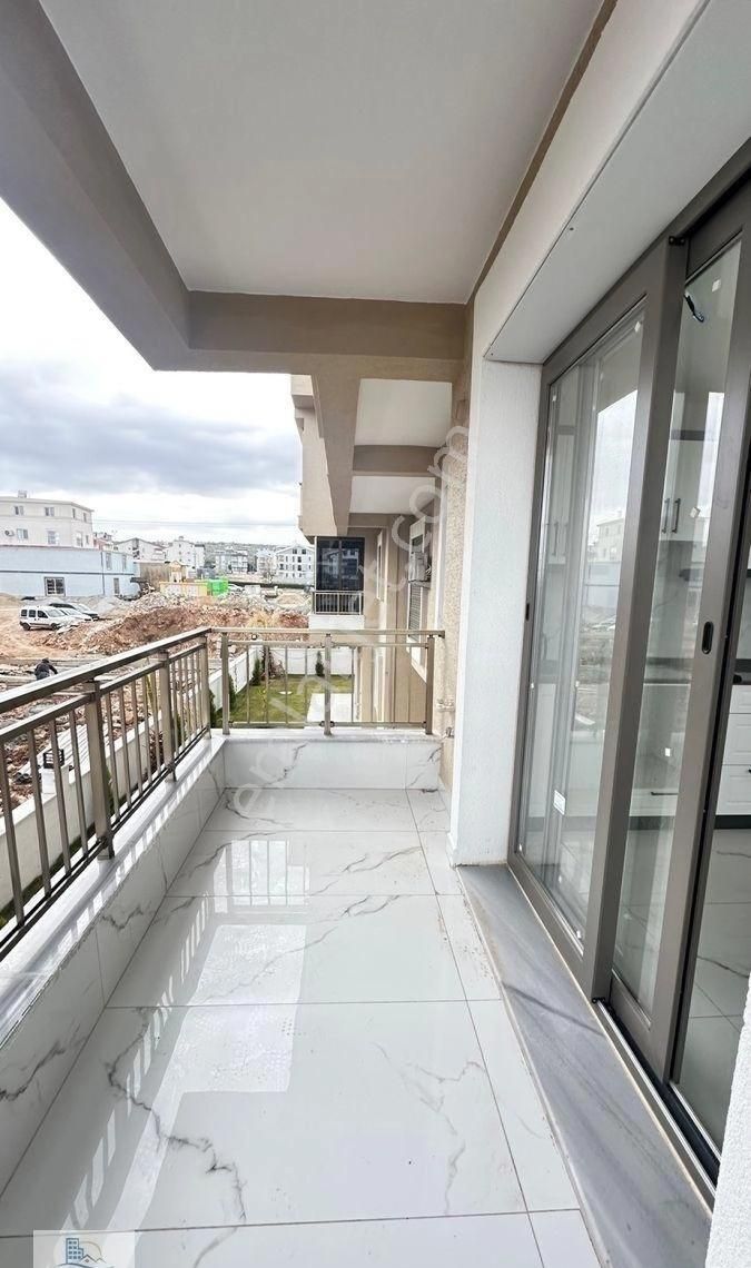 Didim Cumhuriyet Mahallesinde Güvenlikli Havuzlu Site İçerisinde 1+1 Daire - Görsel 4