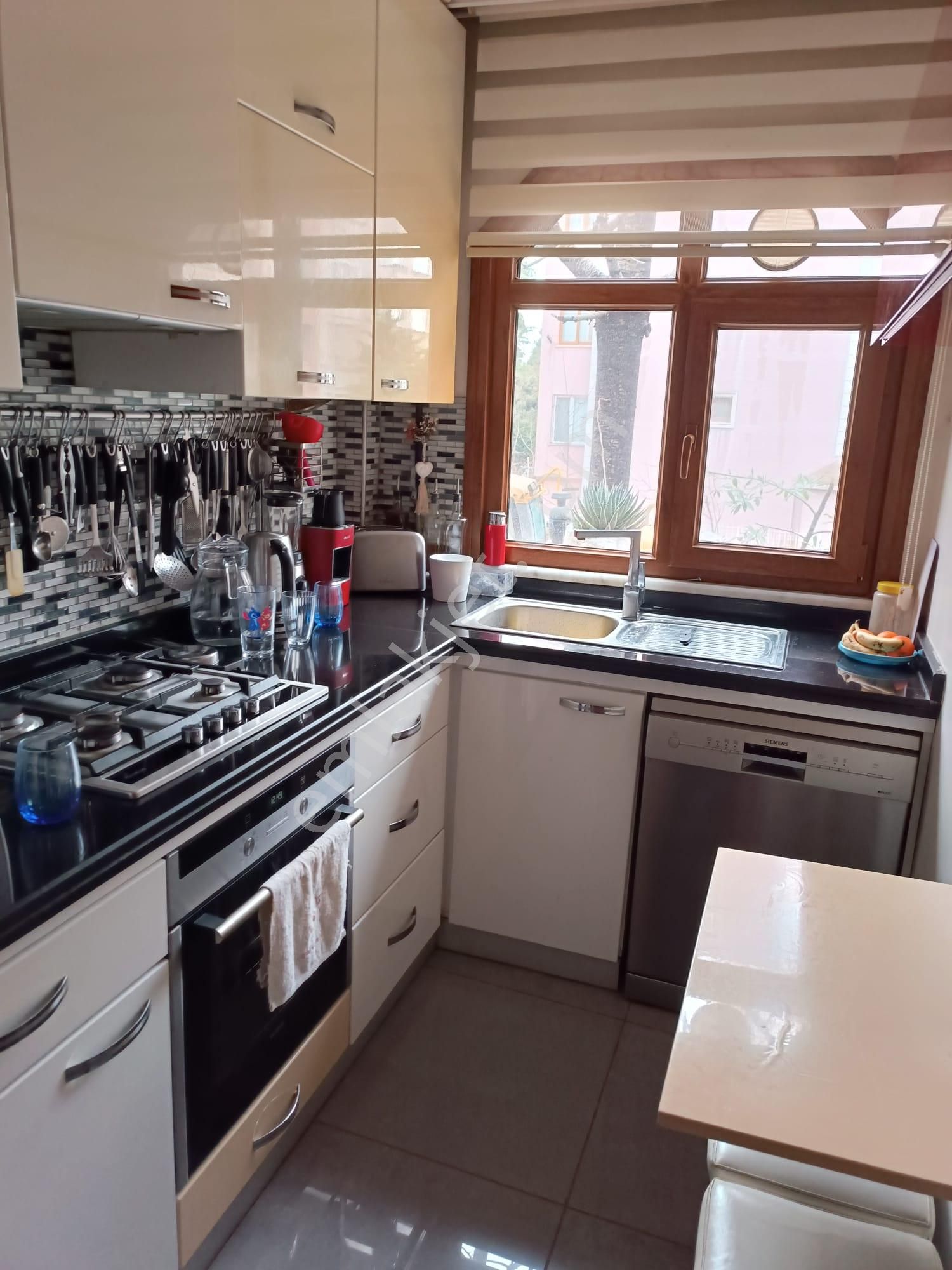 Zuhuratbaba Da Karotu Alınmış Yıkılacak Bina Kat 1 Meydana Ve Marmaraya Yakın - Görsel 9