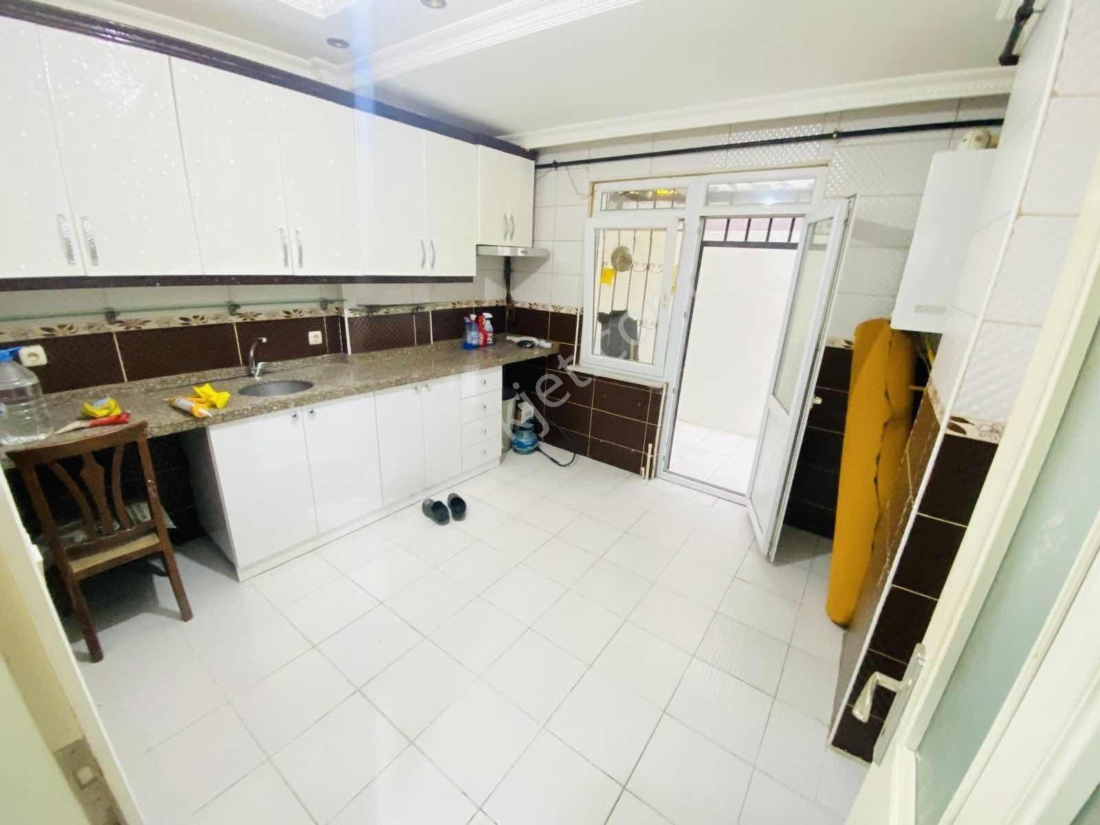 Cebeci Mh. Tramvaya Yakın 2+1 90m2 13.yıllık Bahçe Kat