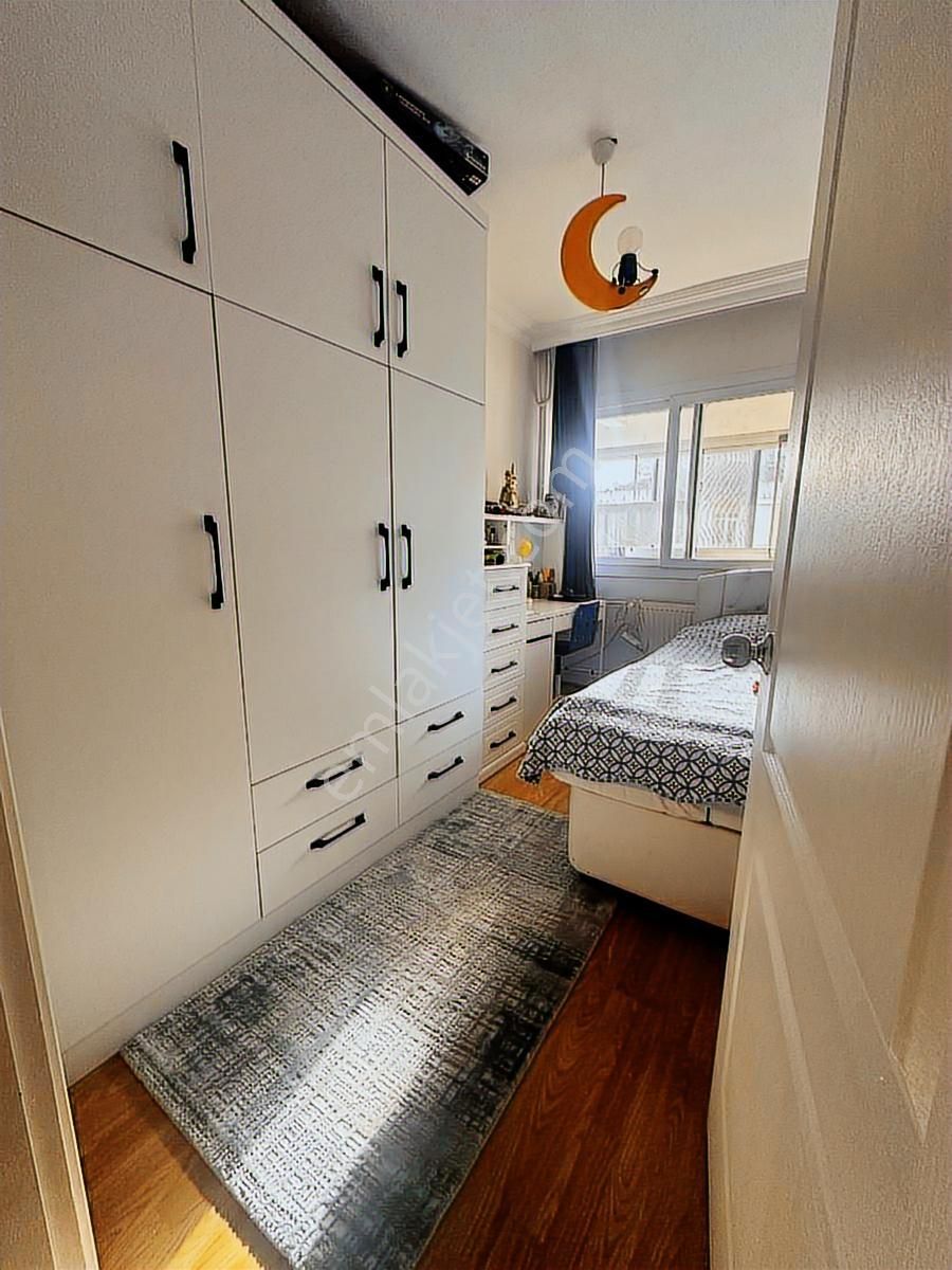 Poligon Metroya 3 Dak. Otoparkl, Kapıcılı Eşyalı 3+1 Çok Bakımlı - Görsel 3