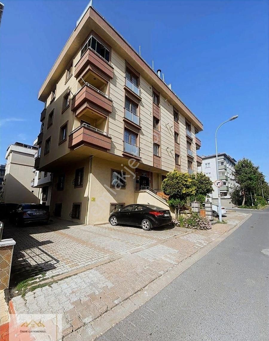 Önem Gayrimenkul Den Merkezi Konum 2+1 Temiz İskanlı Boş