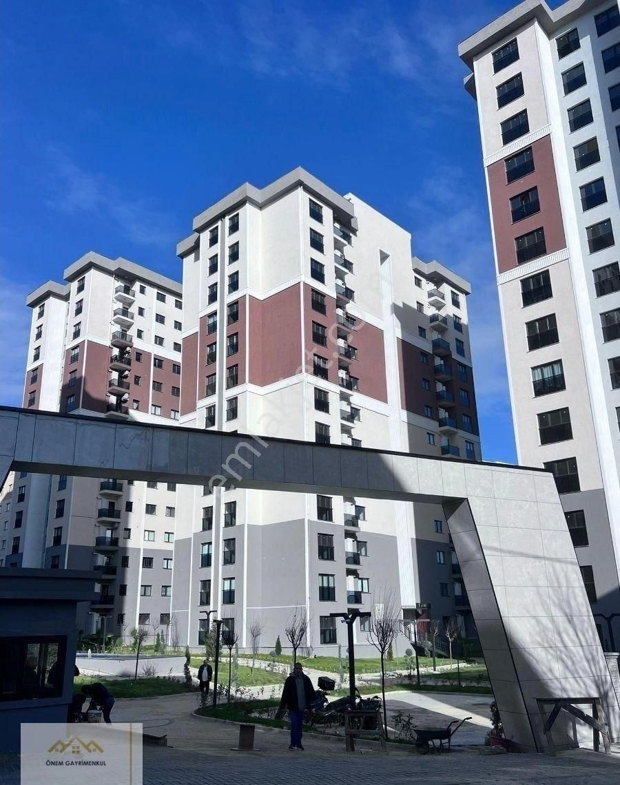 Önem Gayrimenkul'den Mükemmel Konumda Satılık 2+1 Site İçi Daire