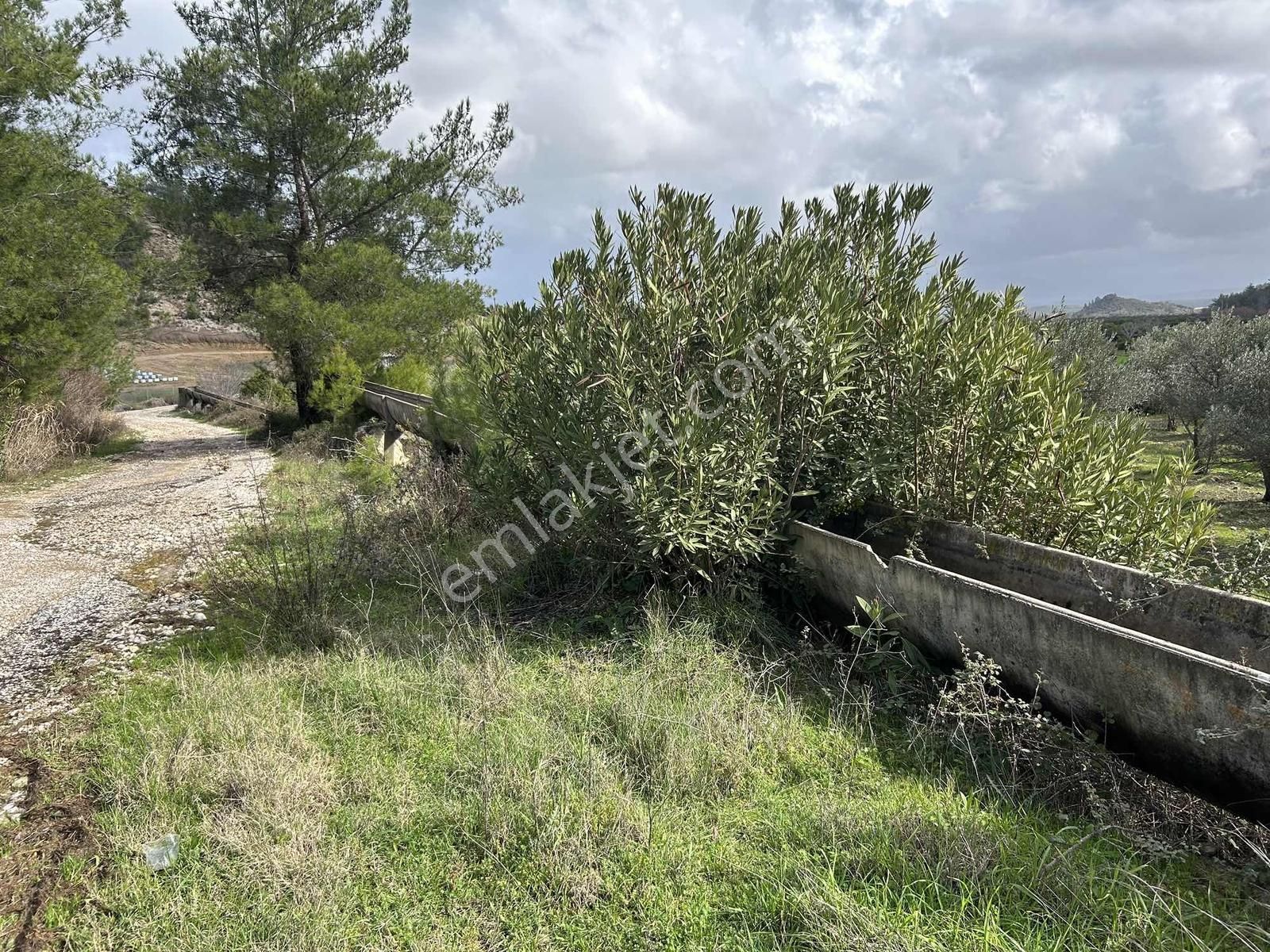 Yeşilkaramanda Köşe Yol Cephe 900 M2 Kulanımlı Arazi - Görsel 8