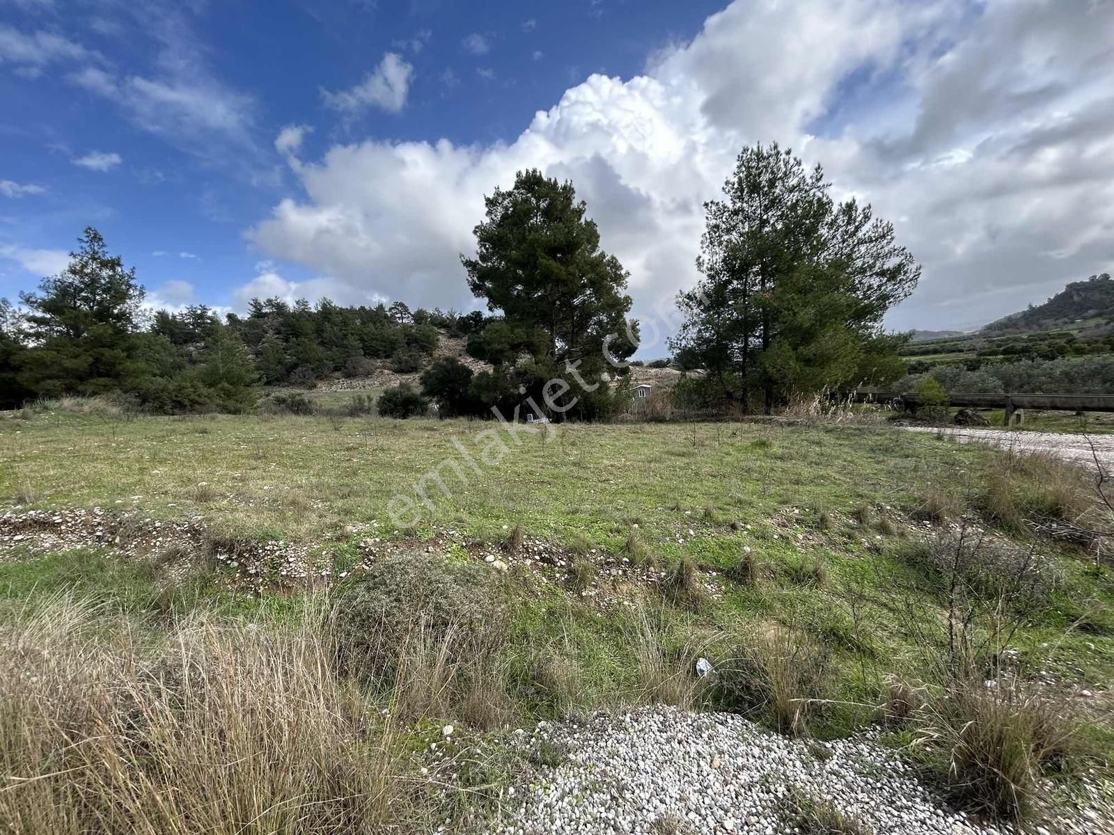 Yeşilkaramanda Köşe Yol Cephe 900 M2 Kulanımlı Arazi - Görsel 7