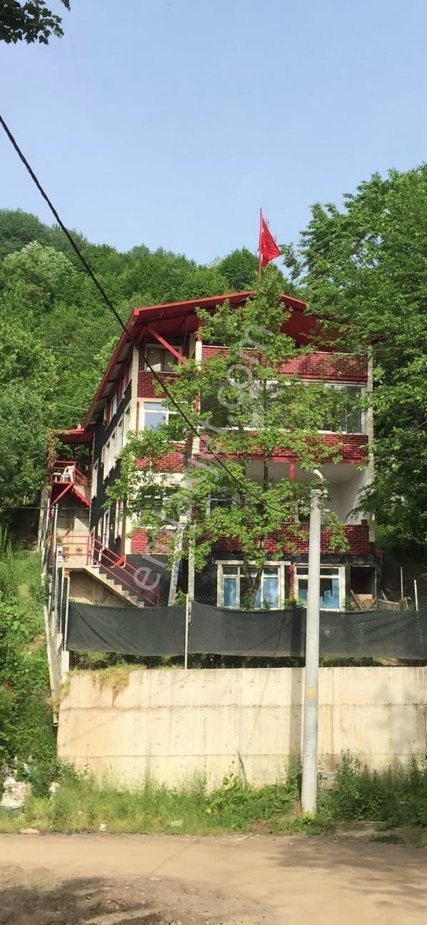 Arkun Gayrimenkul'den Kartepe'de Satılık Müstakil Ev