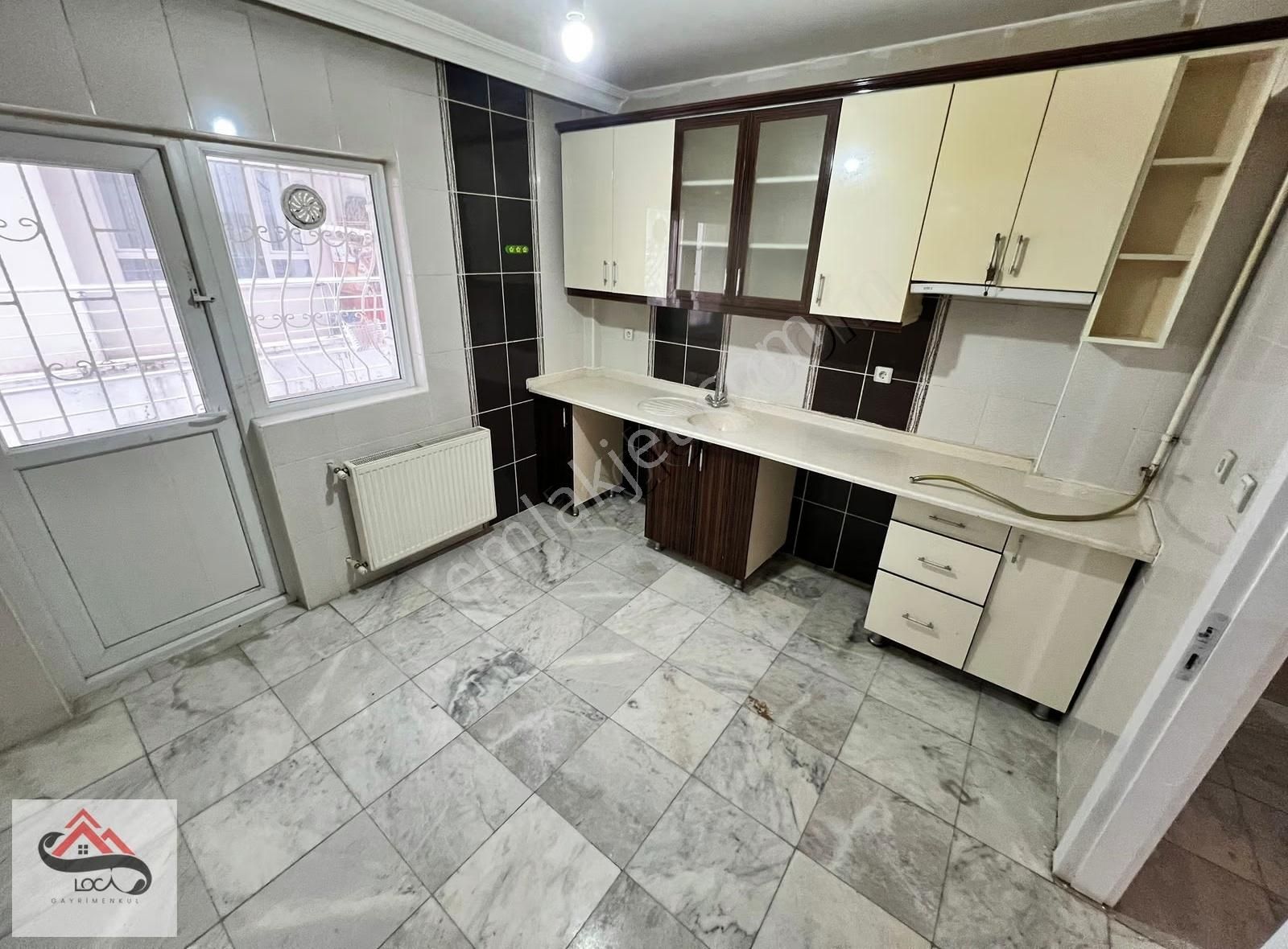 Atapark'da Merkezi Konumda Asansörlü 2+1 Kiralık Daire