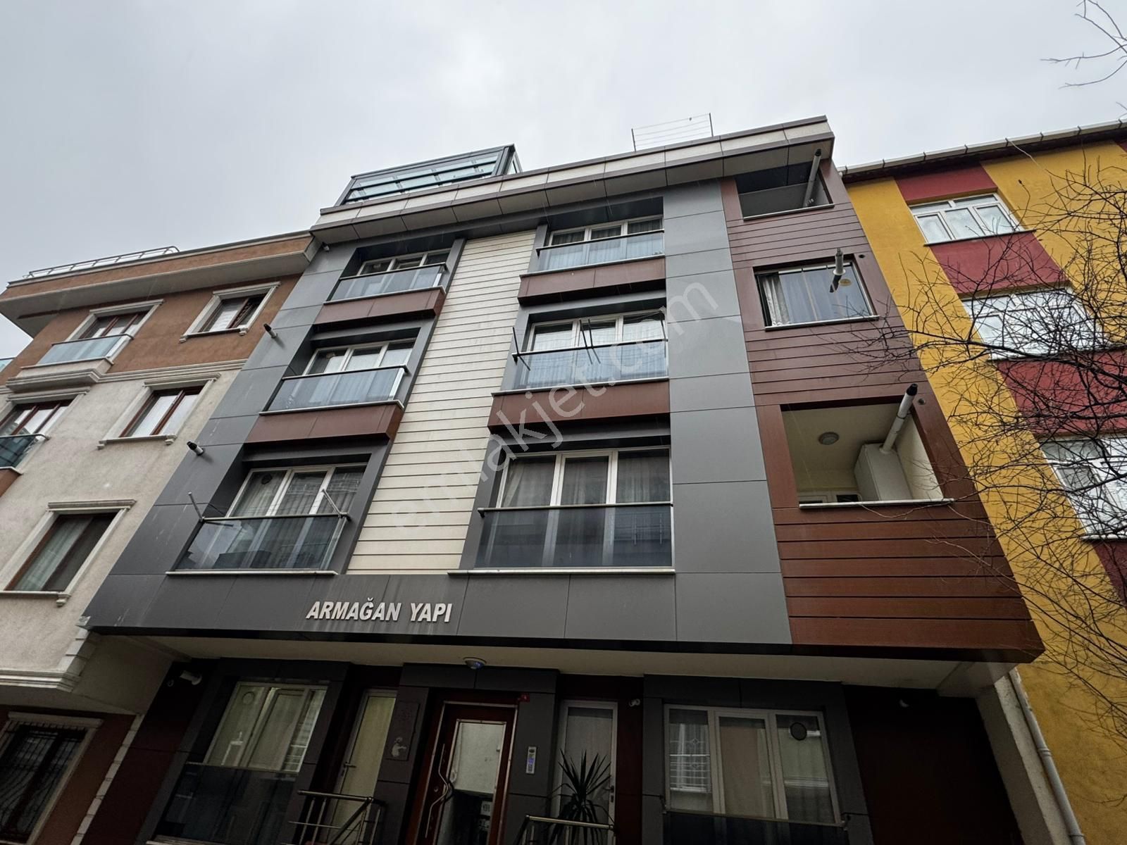 Esatpaşa Ataşehir 2+1 90 M² Asansörlü Balkonlu