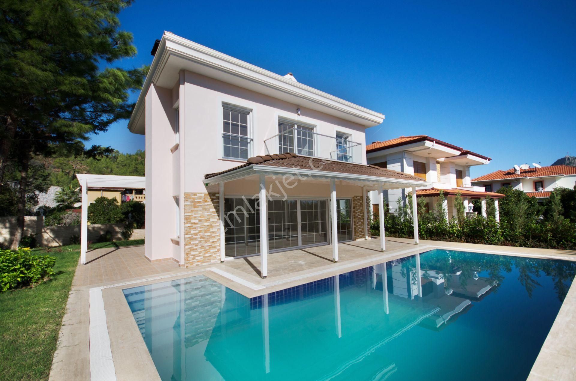 Çamyuva'da Kendine Ait 450 M² Arsa İçerisinde Satılık Müstakil Villa - Görsel 2