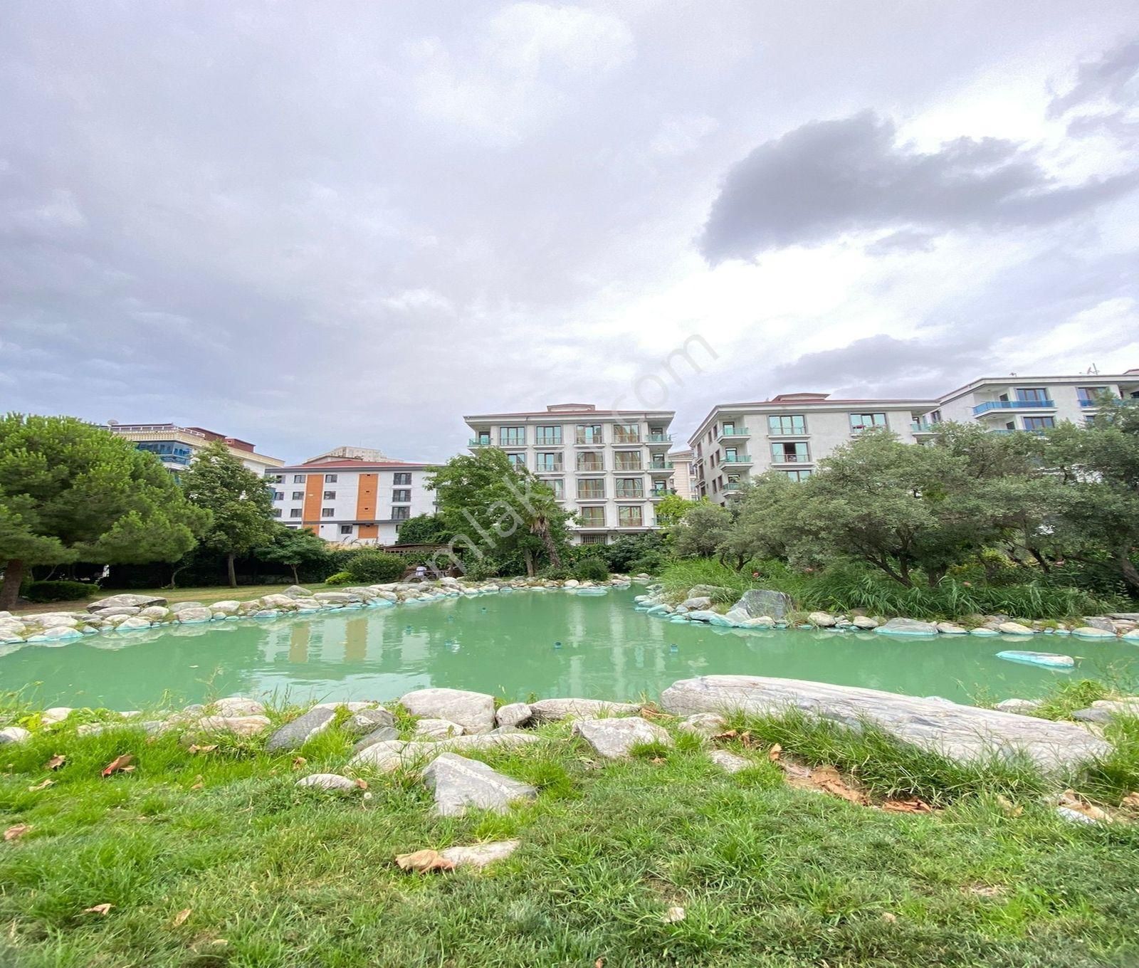 Beylikdüzü Cumhuriyet Mahallesi Gezgen İnşaat'tan 2+1 Satılık Daire