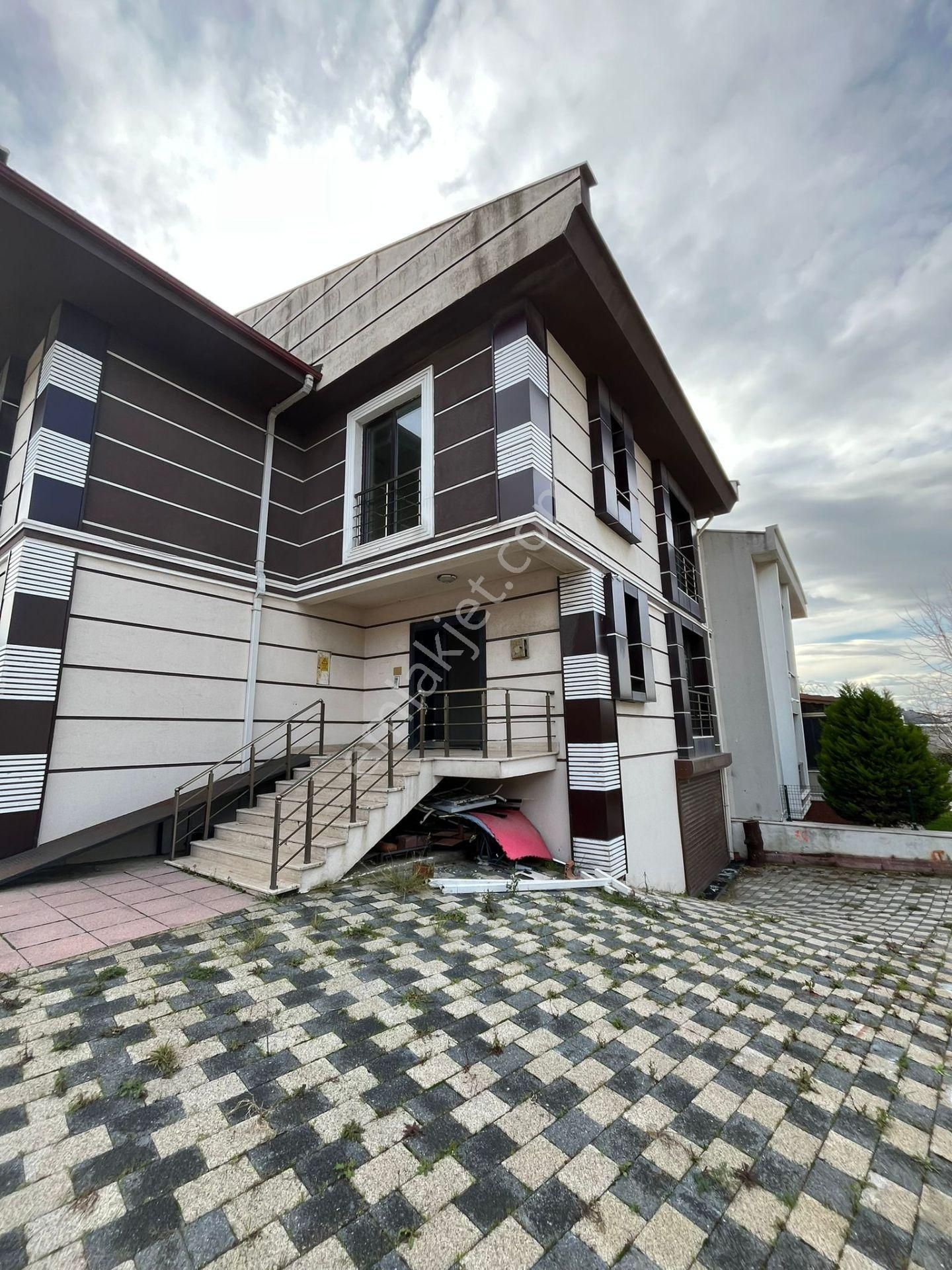 Se&as Exclusıve: Nezih Semtte 6+1 Lüks Bahçeli Villa!