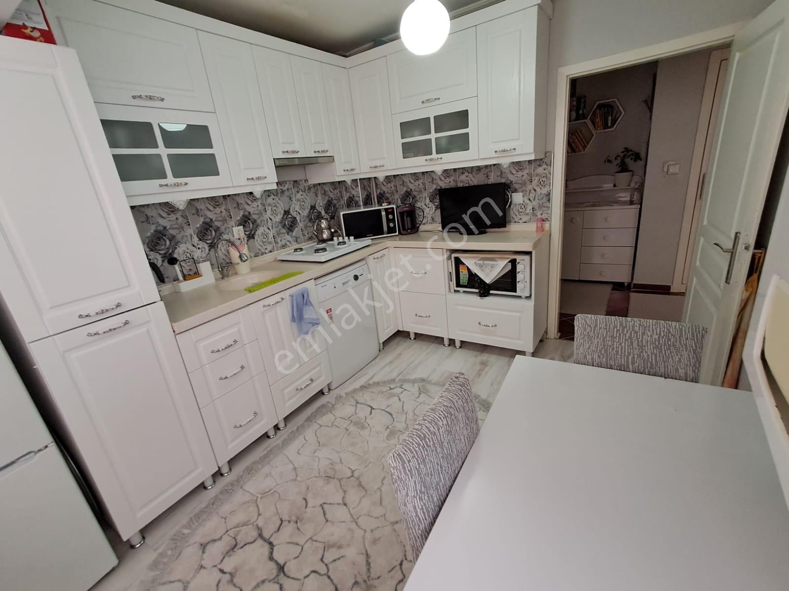 Emre Emlak'tan Selçuklu'da Süper Lokasyon'da İçi Yapılı 3+1 Satılık Daire - Görsel 5