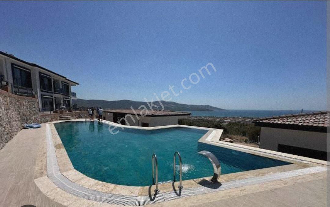 Akbük’de Site İçerisinde İskanı Alınmış,deniz Manzaralı Lüks Daire