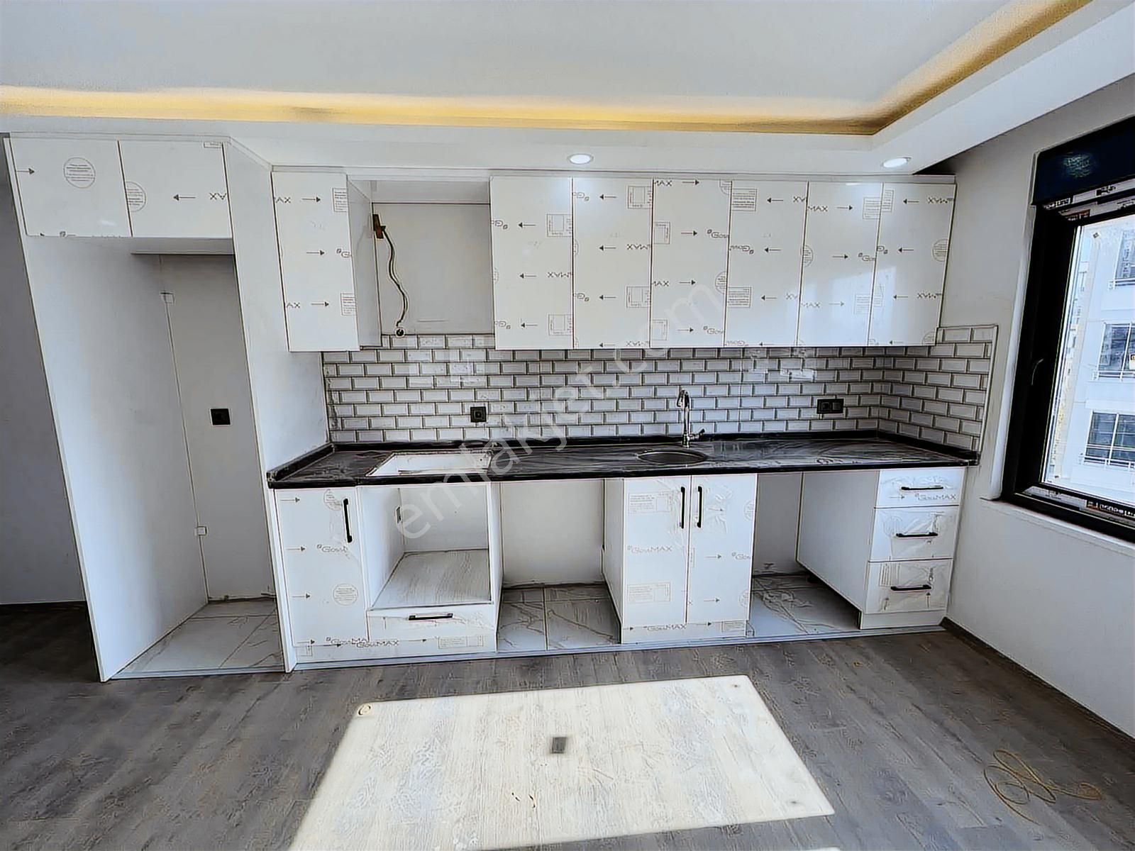 Pazarcı Mahallesi Kiralık 2+1 Daire - Görsel 2