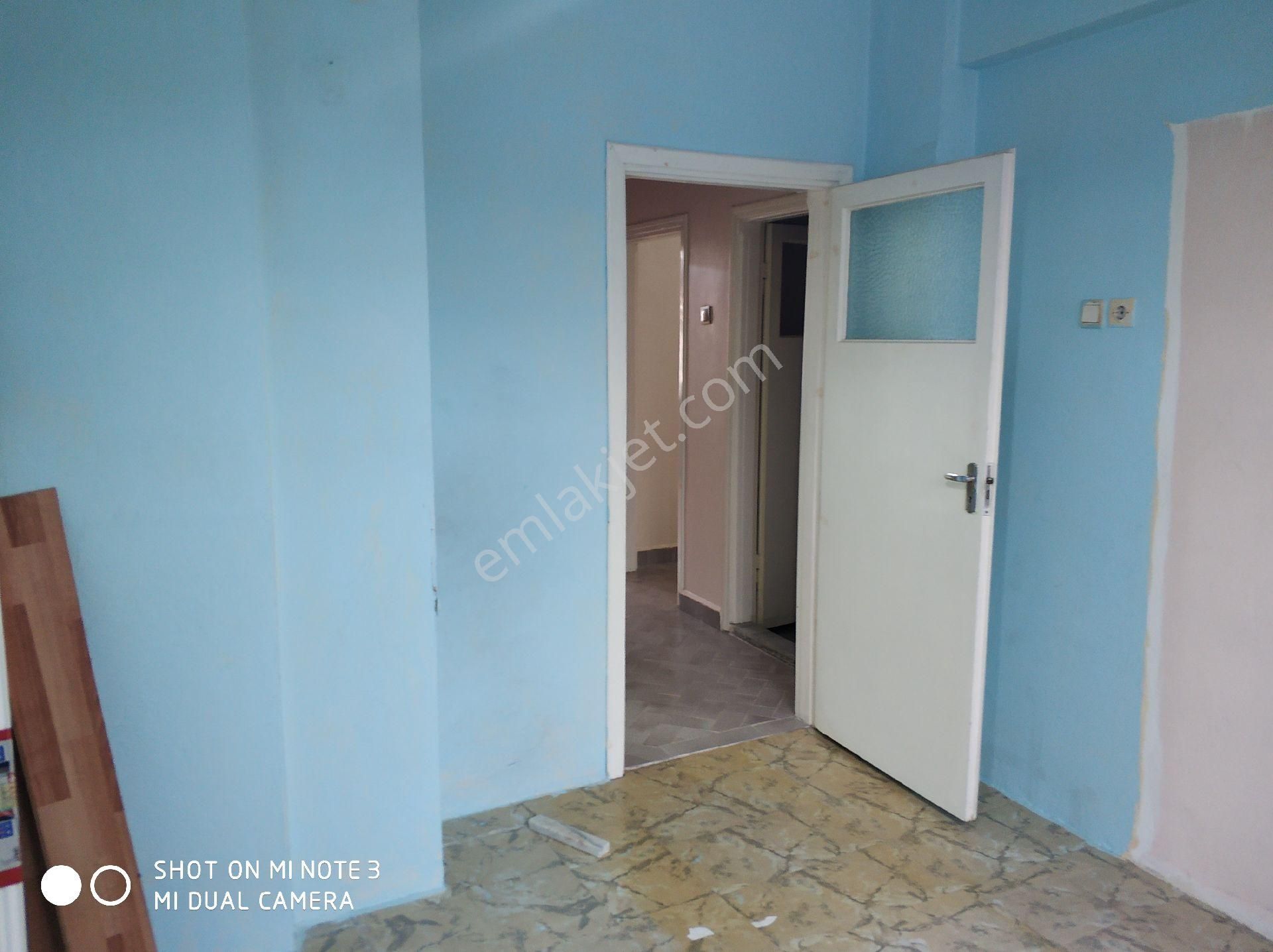 Kırım Caddesi Üstü Kiralık Ara Kat 3+1 Daire - Görsel 7