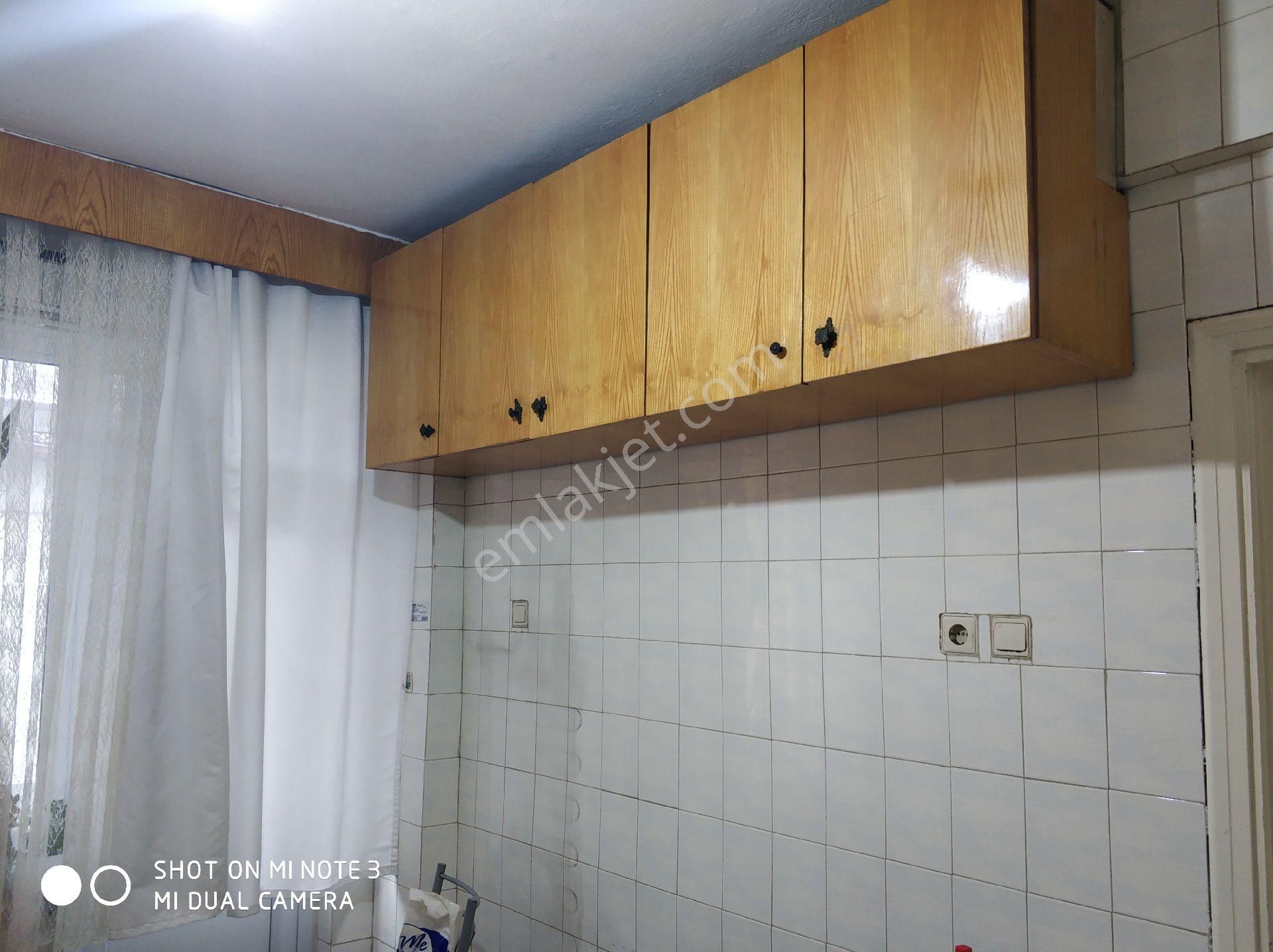 Kırım Caddesi Üstü Kiralık Ara Kat 3+1 Daire - Görsel 18